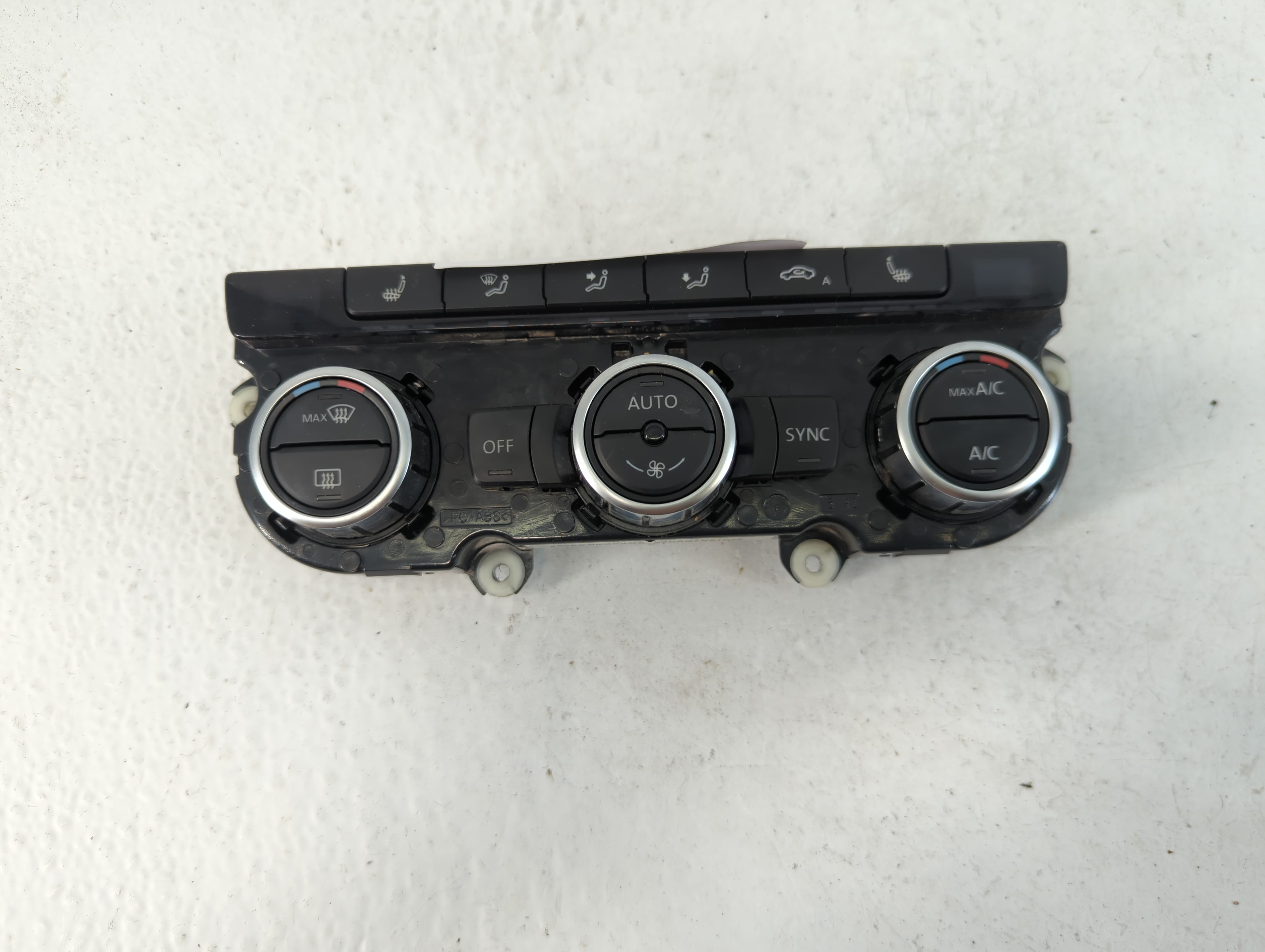 2013-2015 Volkswagen Passat Ac Heater Climate Control 561 907 044af Iky 1061101 - Oemusedautoparts1.com