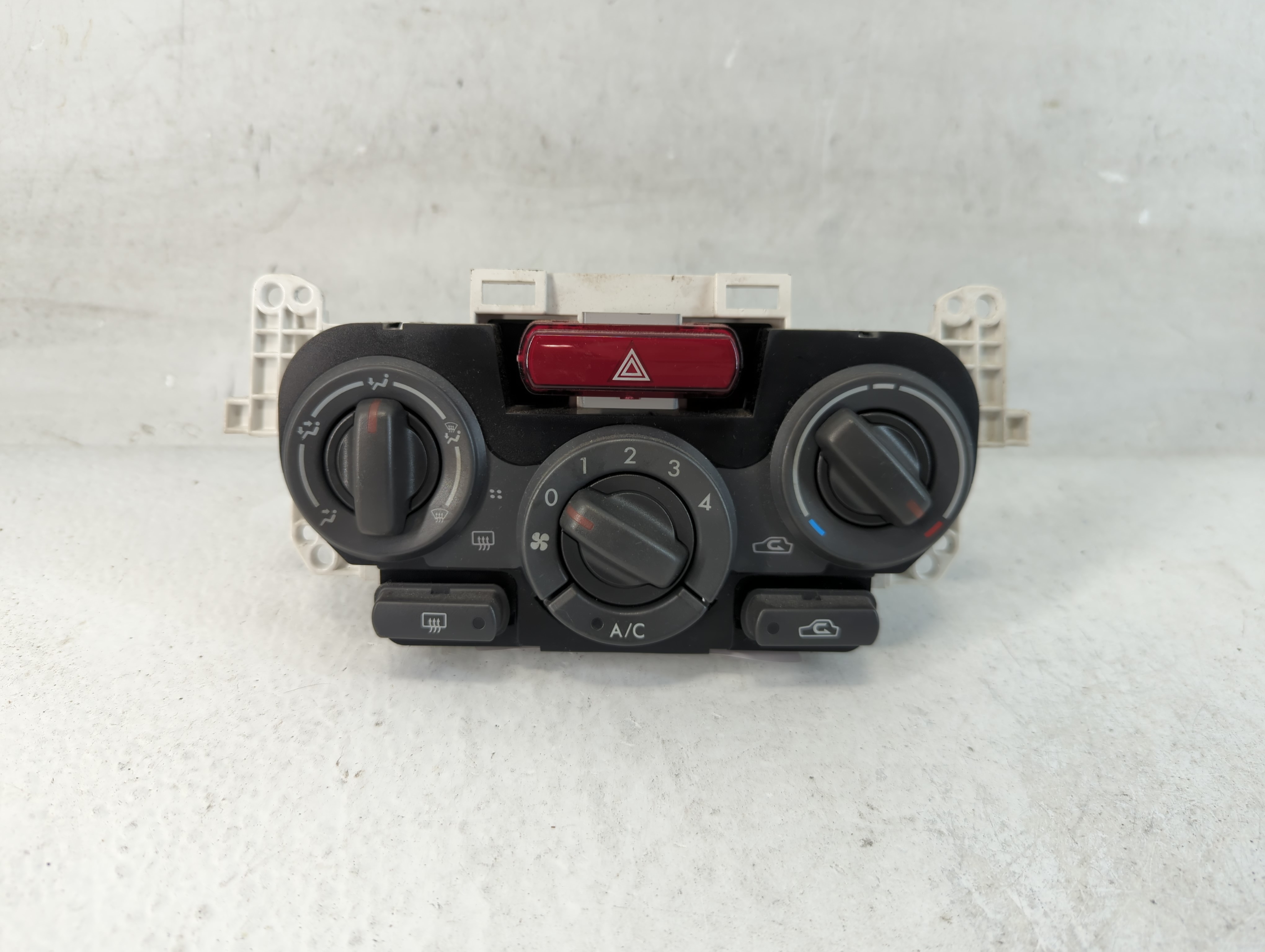2013 Subaru Forester Ac Heater Climate Control 72311sc011 1061119 - Oemusedautoparts1.com