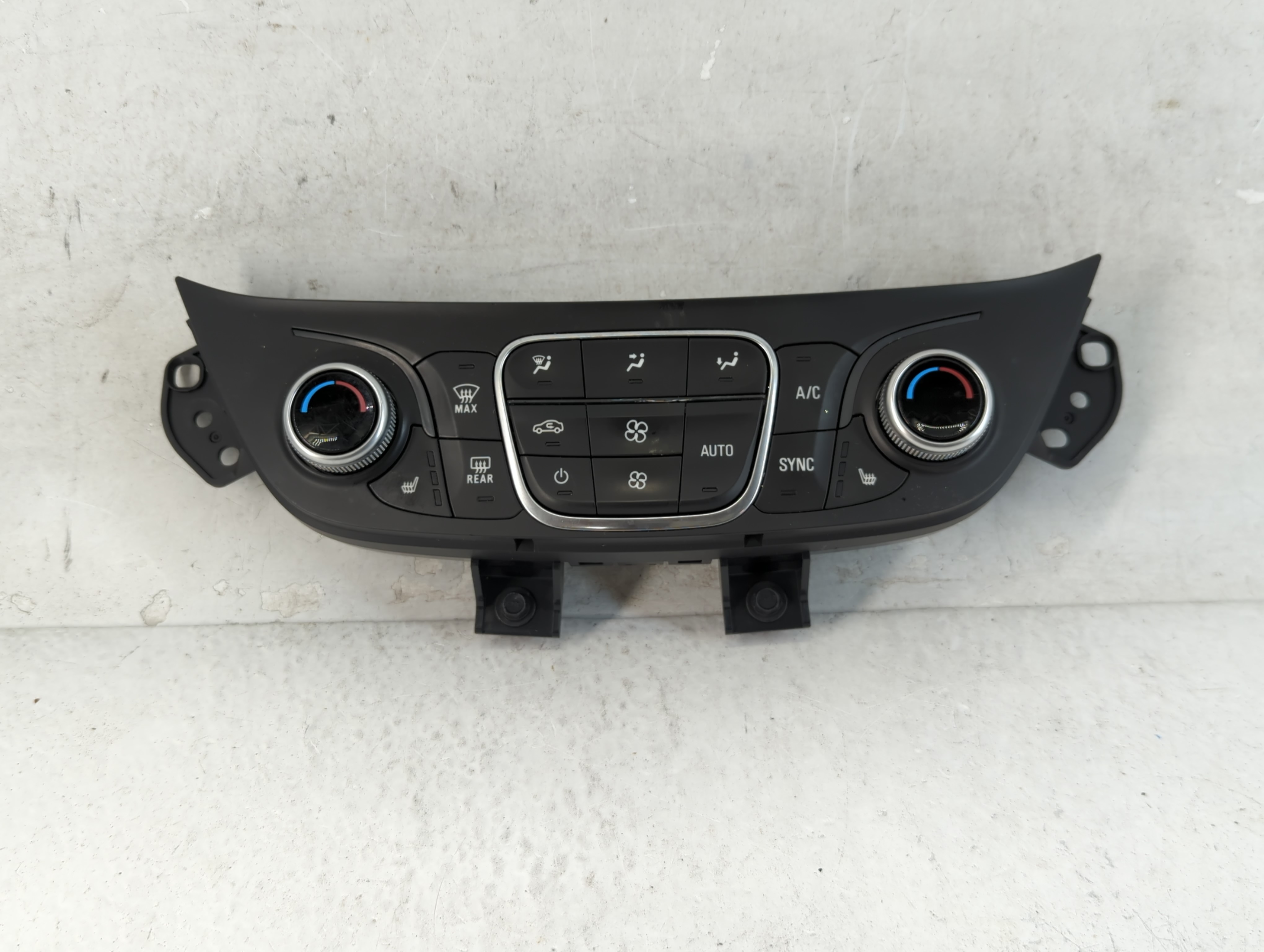 2018-2019 Chevrolet Equinox Ac Heater Climate Control 84422506 1061120 - Oemusedautoparts1.com