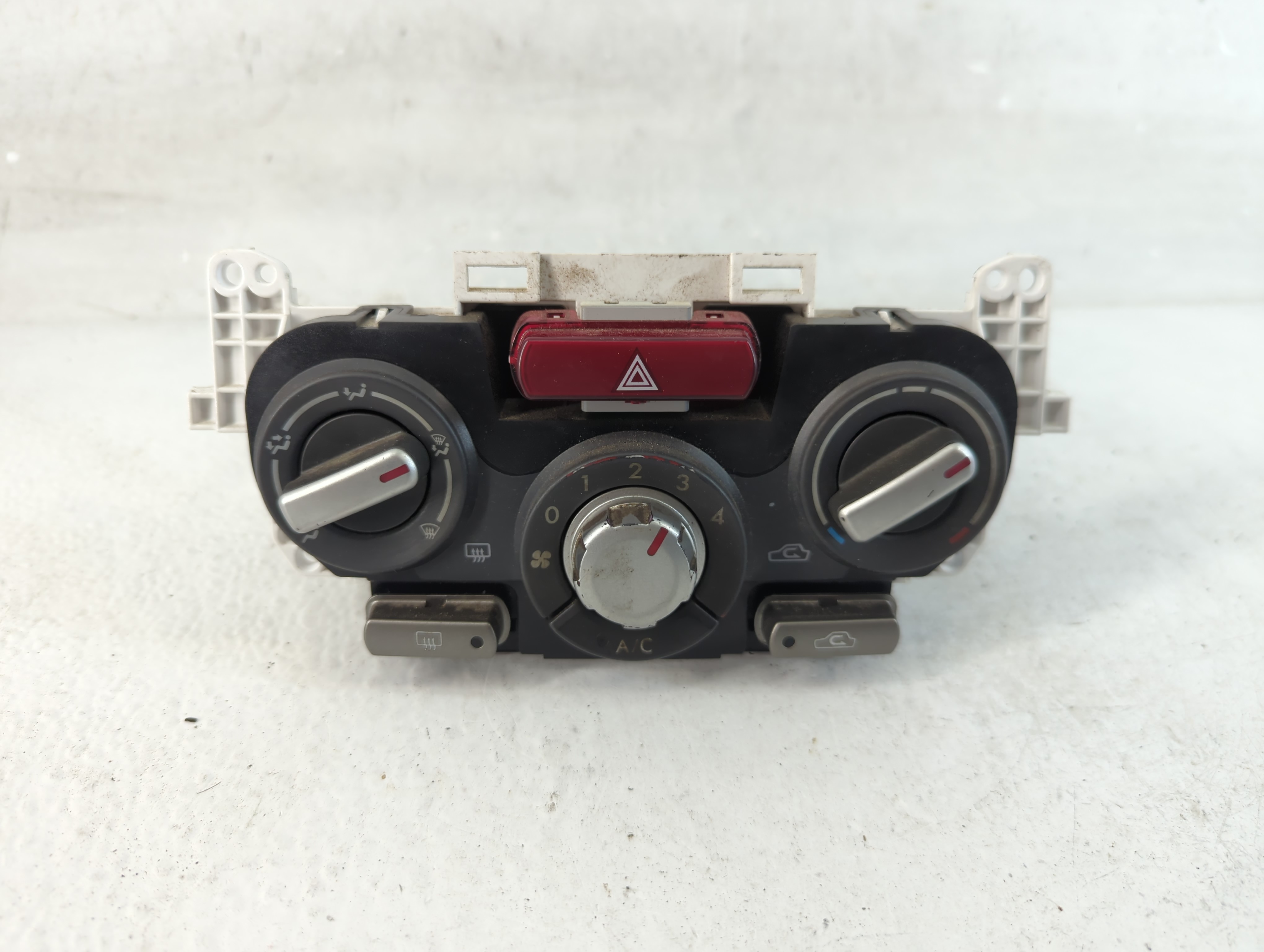 2010 Subaru Forester Ac Heater Climate Control 72311sc050 1061153 - Oemusedautoparts1.com