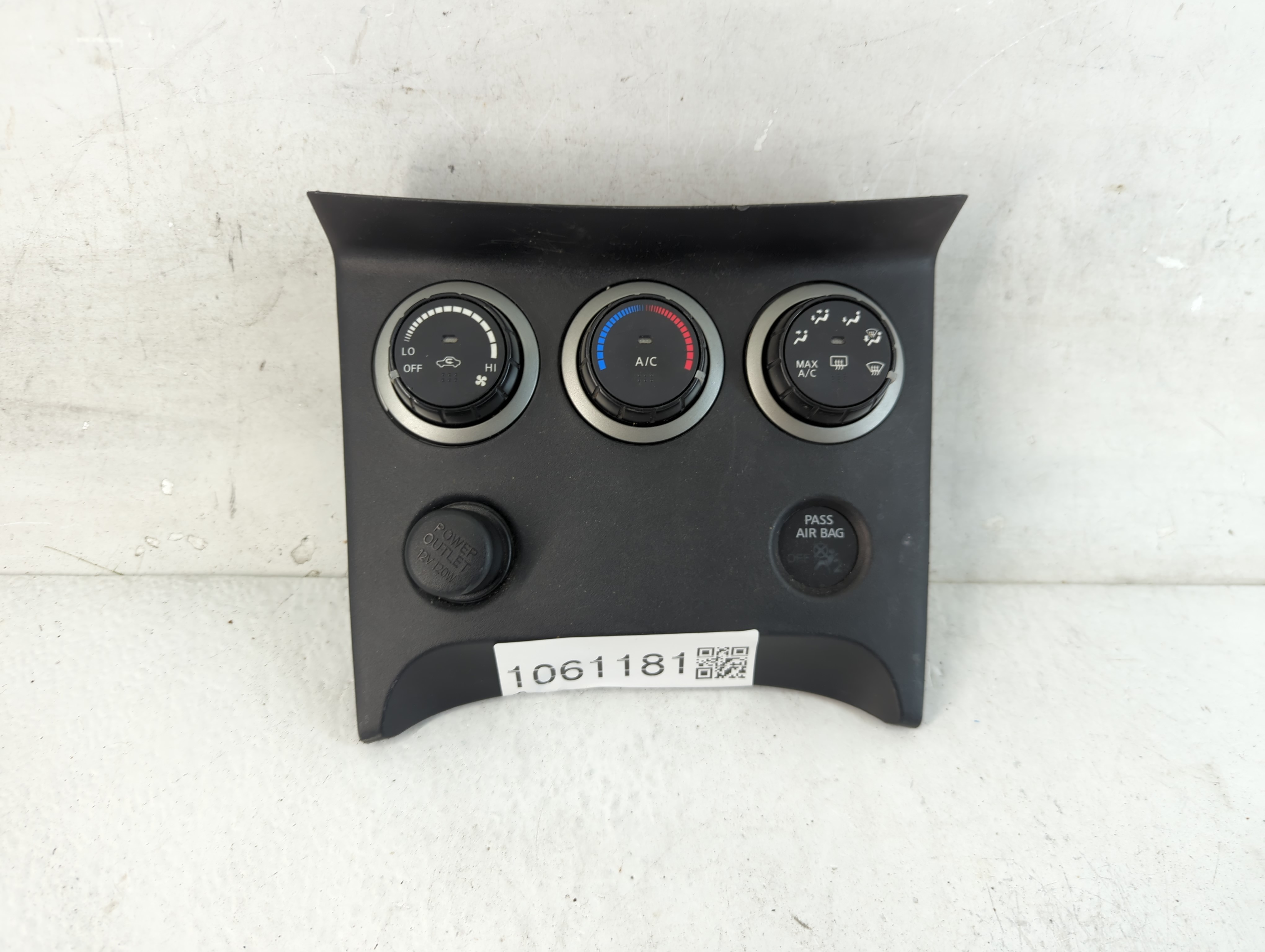 2011-2015 Nissan Rogue Ac Heater Climate Control Temperature Oem 1061181 - Oemusedautoparts1.com