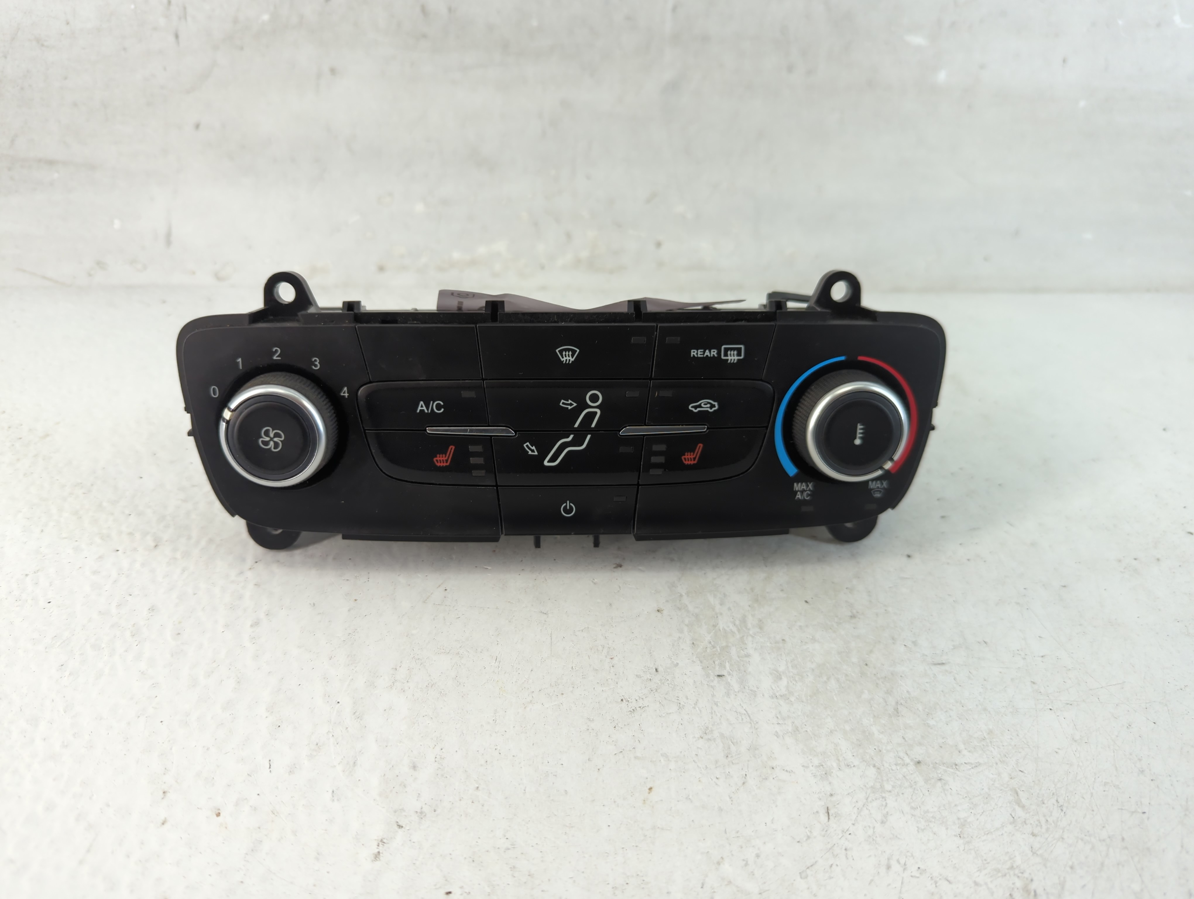 2015-2018 Ford Focus Ac Heater Climate Control F1et-19980-lf 1061196 - Oemusedautoparts1.com