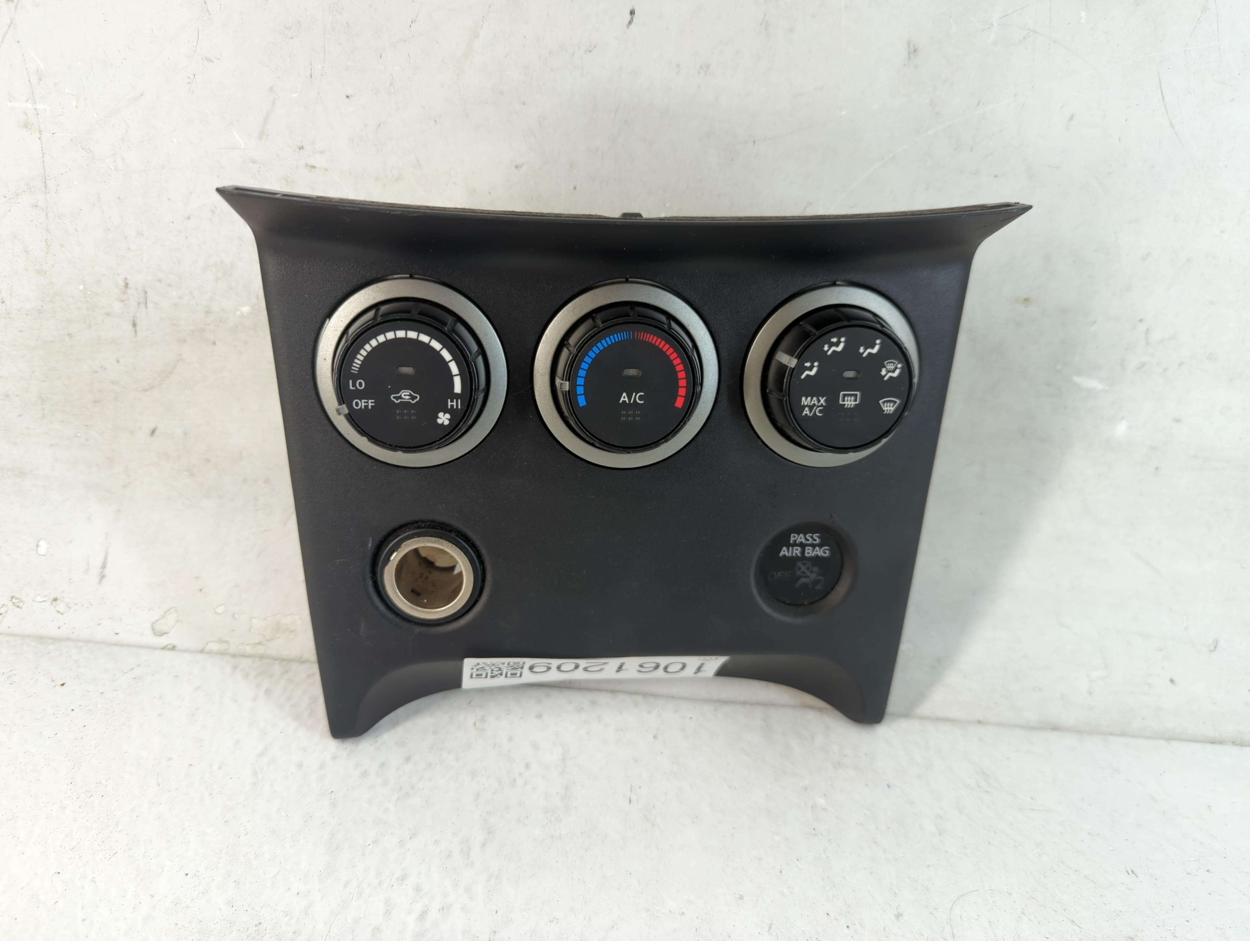 2011-2015 Nissan Rogue Ac Heater Climate Control 27500 1vl0c 1061209 - Oemusedautoparts1.com