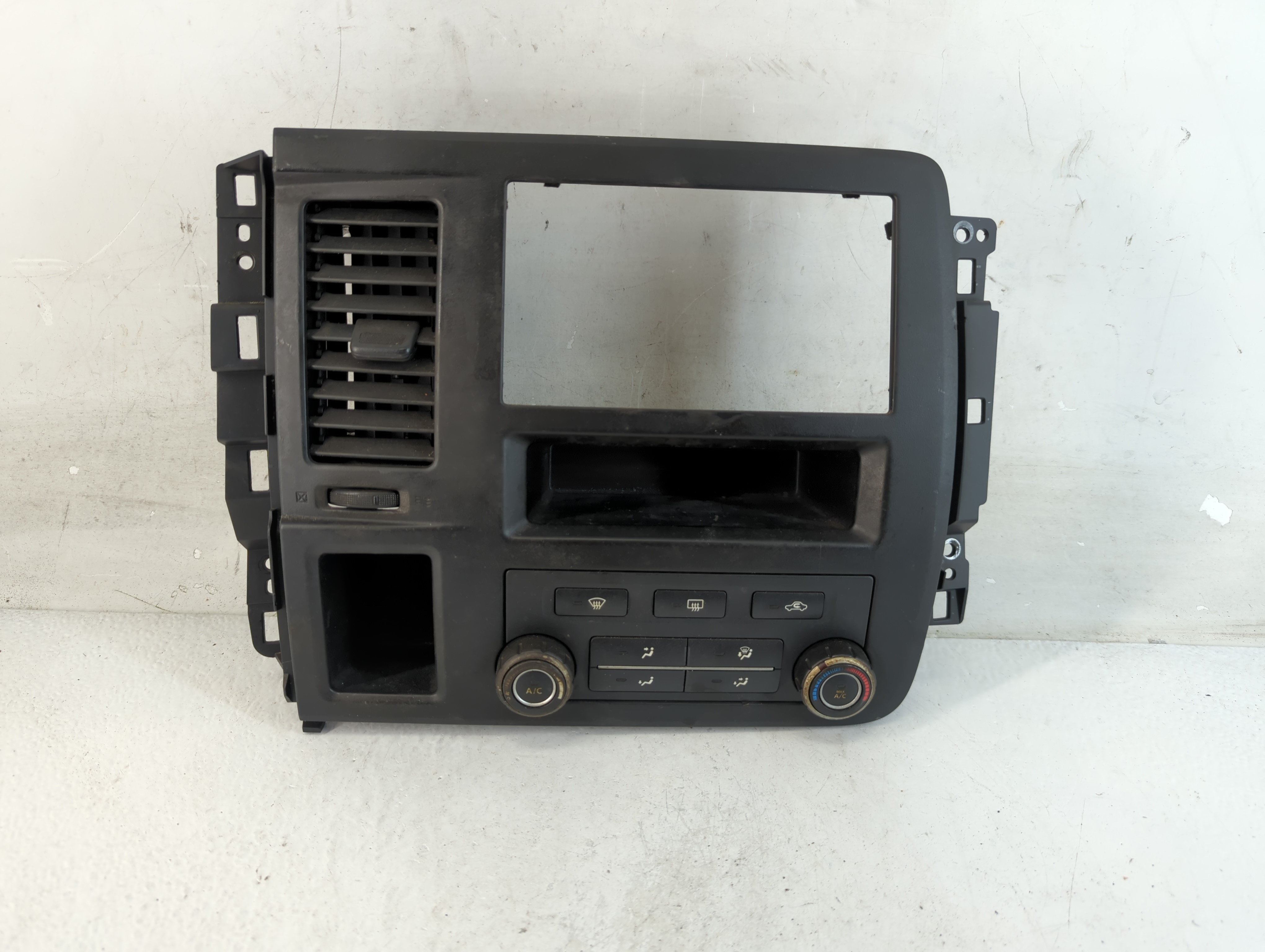 2012-2020 Nissan Nv1500 Ac Heater Climate Control 275101pj0b 1061237 - Oemusedautoparts1.com