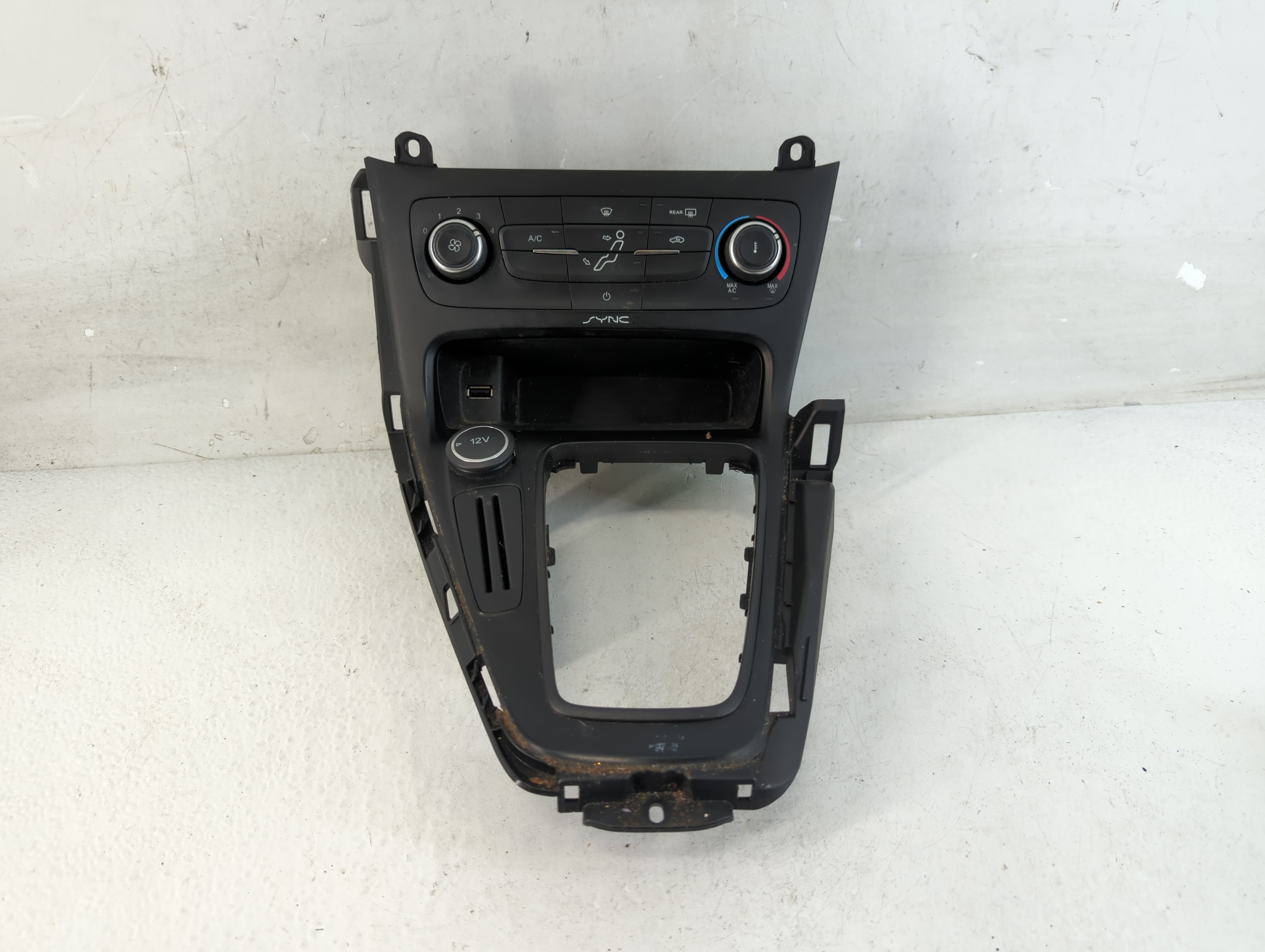 2015-2018 Ford Focus Ac Heater Climate Control F1et-19980-je 1061251 - Oemusedautoparts1.com