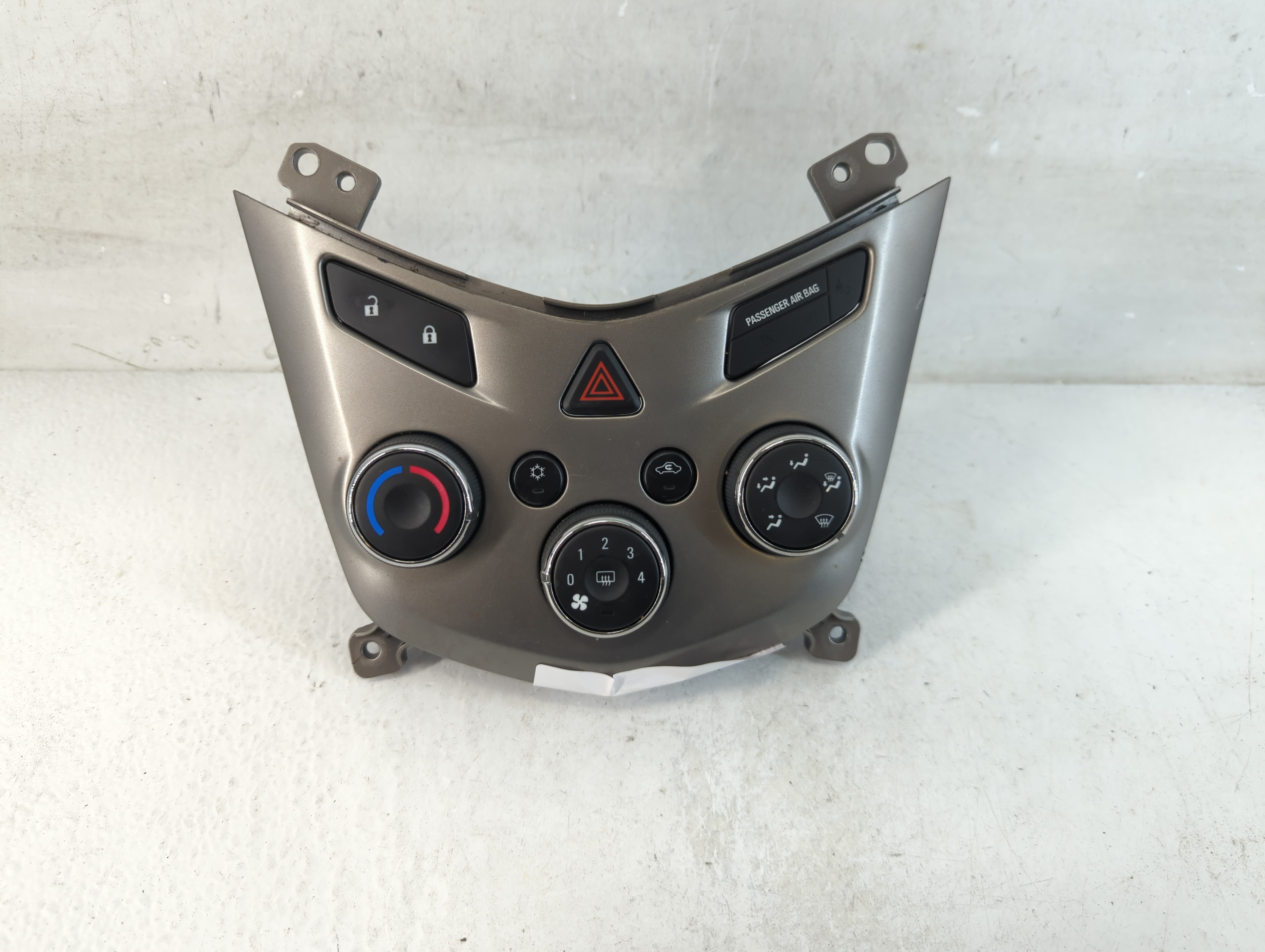 2012-2012 Chevrolet Sonic Ac Heater Climate Control 9546606 1061261 - Oemusedautoparts1.com