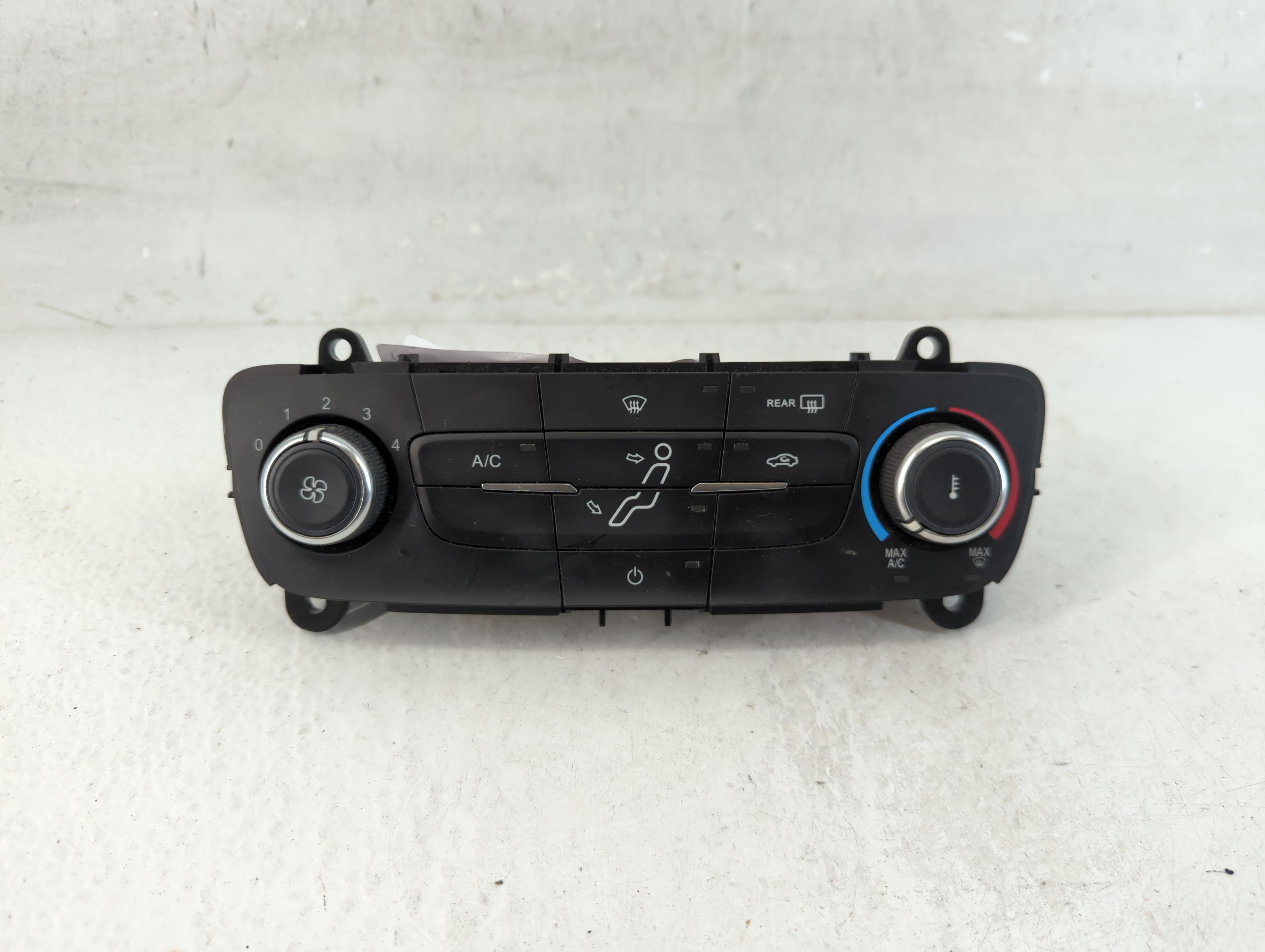 2015-2018 Ford Focus Ac Heater Climate Control F1et-19980-jf 1061263 - Oemusedautoparts1.com