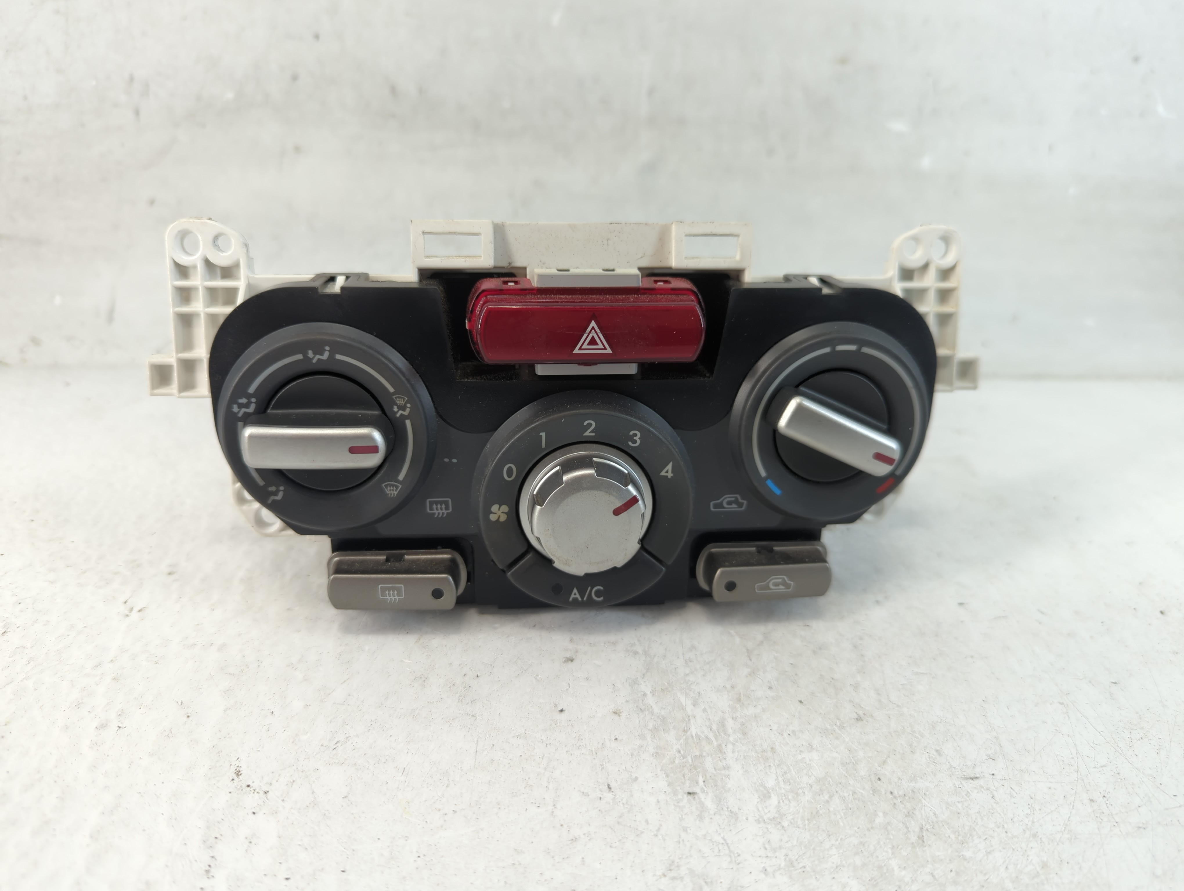 2013 Subaru Forester Ac Heater Climate Control 72311sc050 1061287 - Oemusedautoparts1.com
