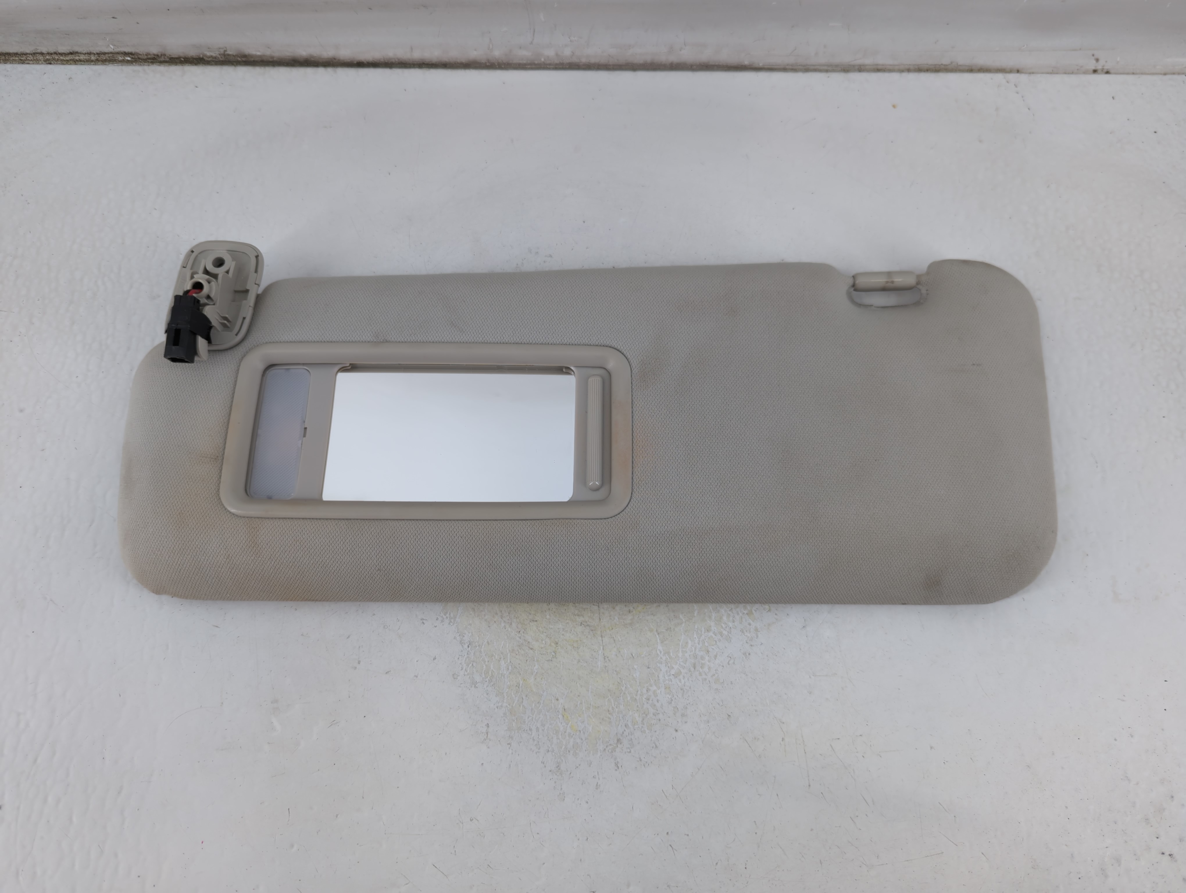 2006-2011 Toyota Yaris Driver Sun Visor Mirror Left Sunvisor 1061305 - Oemusedautoparts1.com