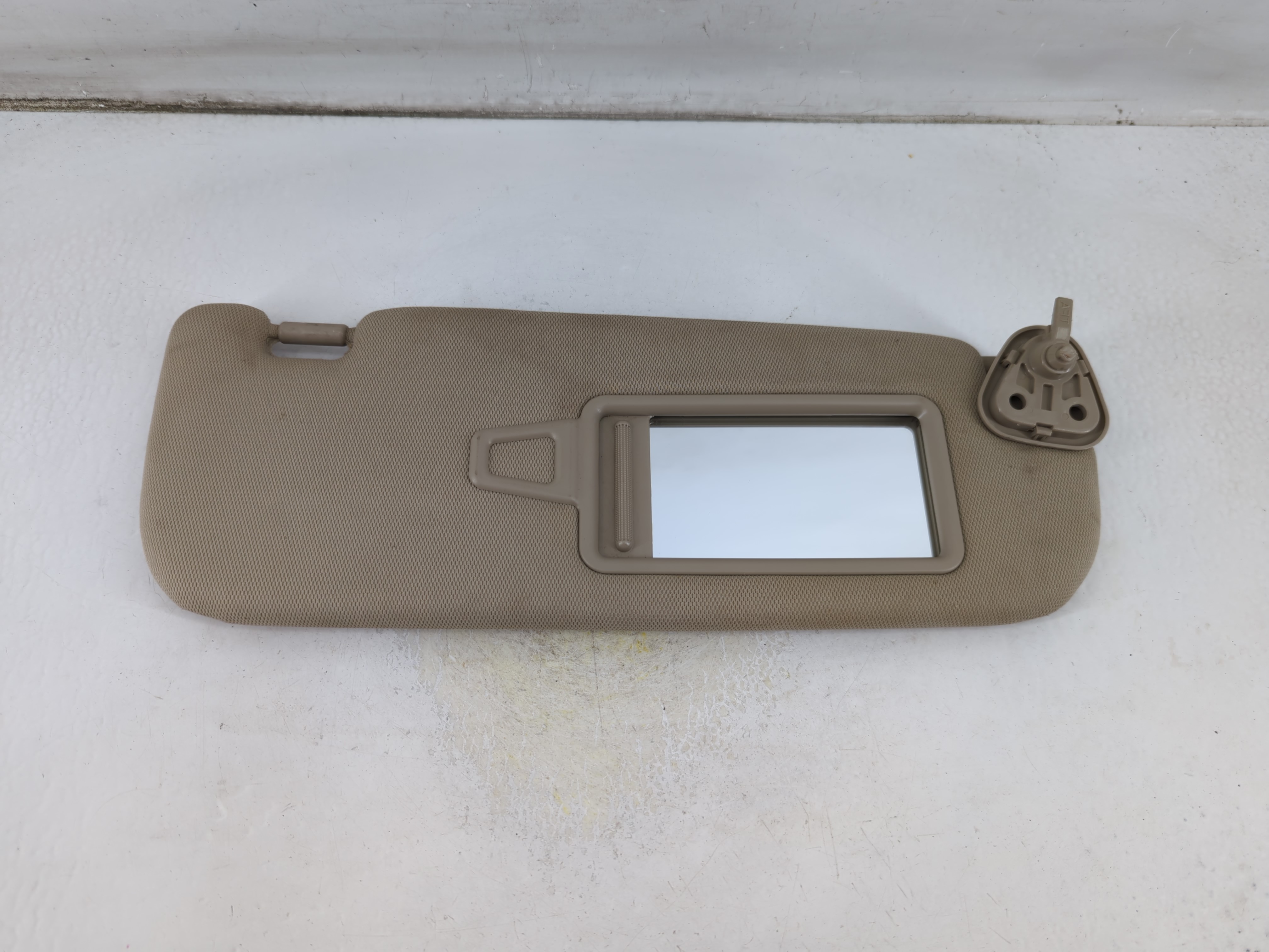 2011-2016 Kia Optima Passenger Sun Visor Mirror Right Sunvisor Beige 1061306 - Oemusedautoparts1.com