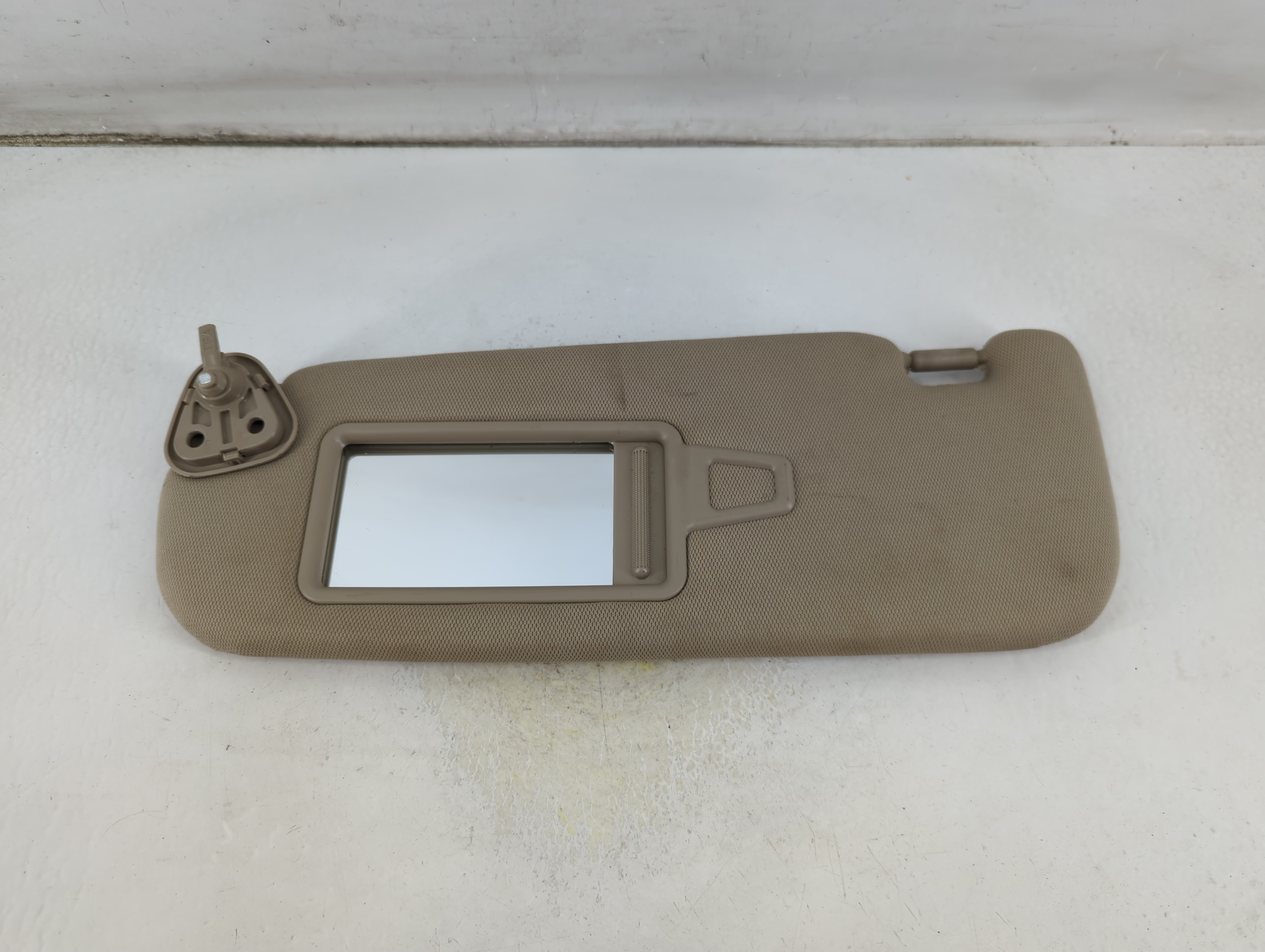 2011-2016 Kia Optima Driver Sun Visor Mirror Left Sunvisor Beige 1061307 - Oemusedautoparts1.com