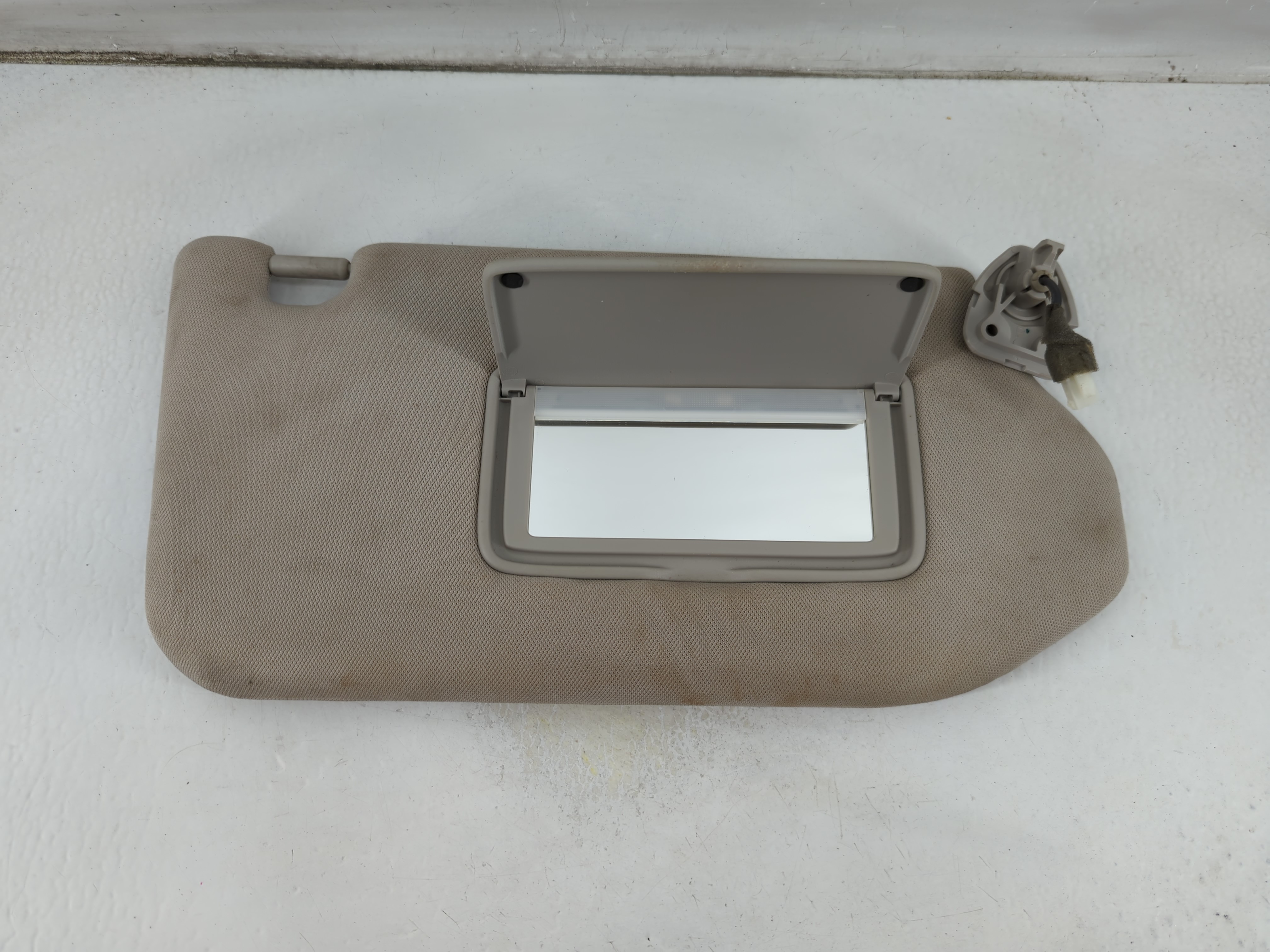 Picture of 2013-2018 Nissan Pathfinder Passenger Sun Visor Mirror Right Sunvisor 1061312