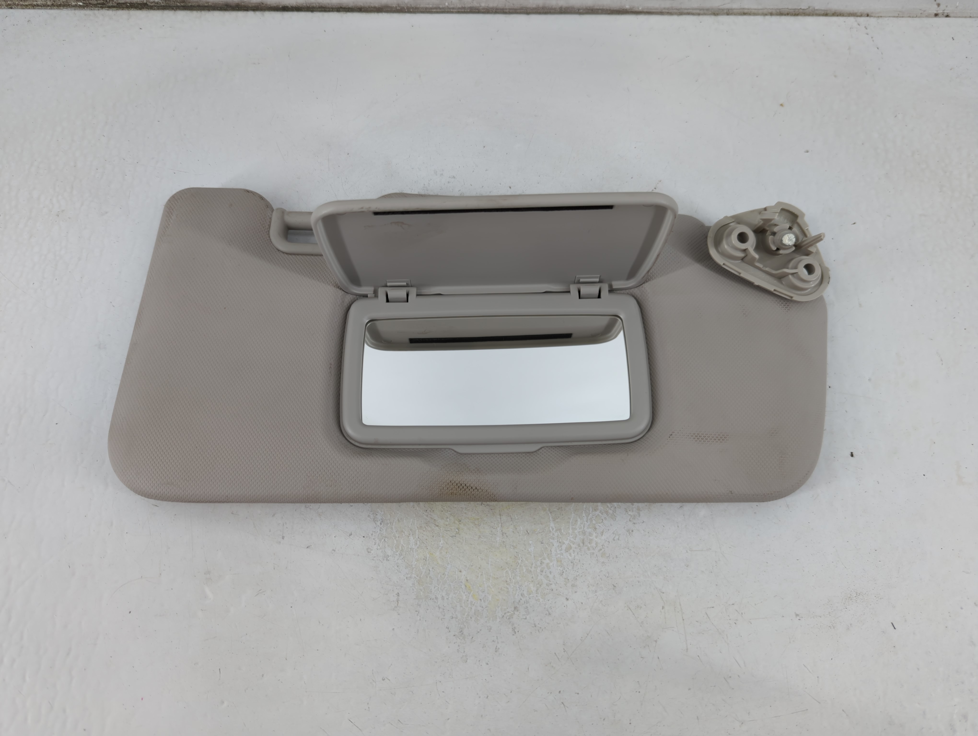 2017-2022 Subaru Impreza Passenger Sun Visor Mirror Right Sunvisor Grey 1061316 - Oemusedautoparts1.com