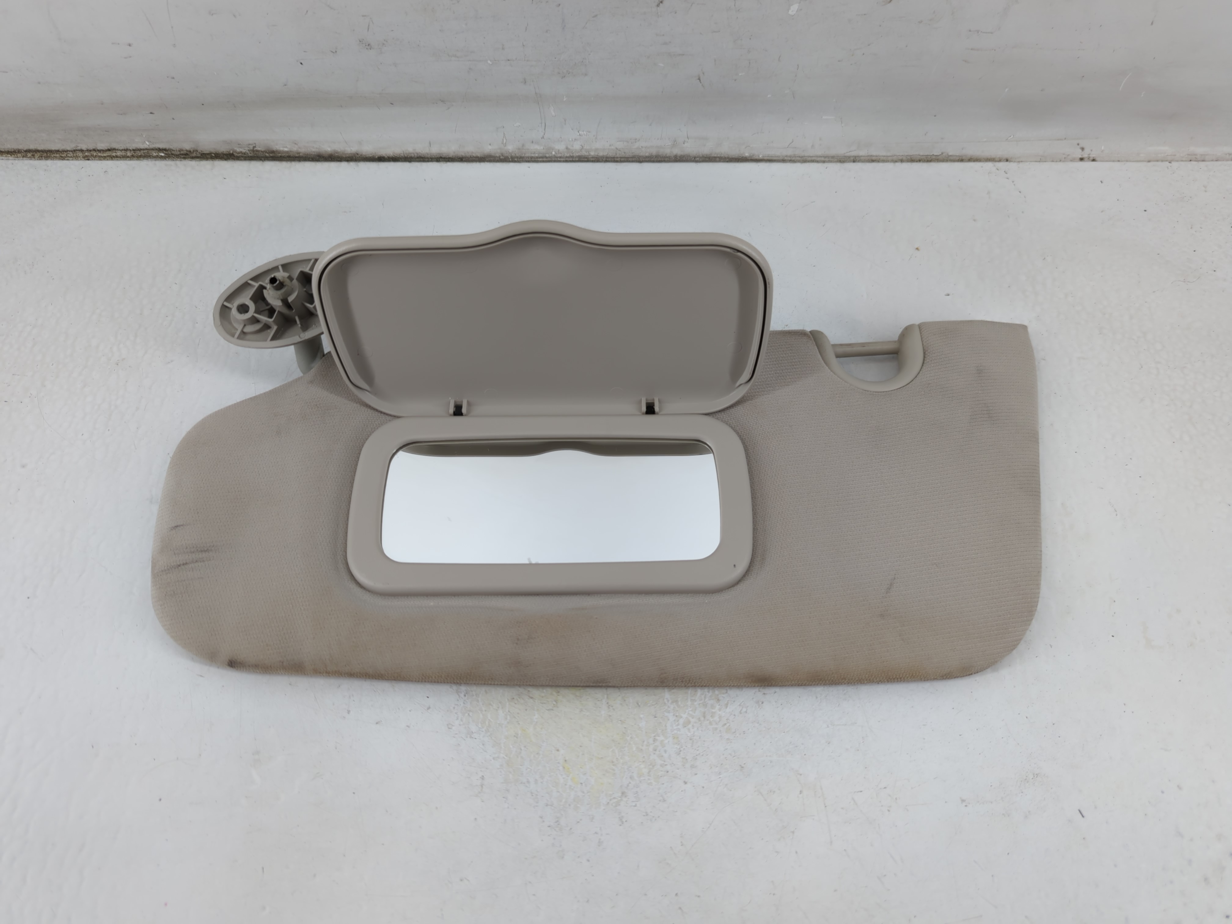 2010-2017 Jeep Compass Driver Sun Visor Mirror Left Sunvisor Ivory 1061318 - Oemusedautoparts1.com
