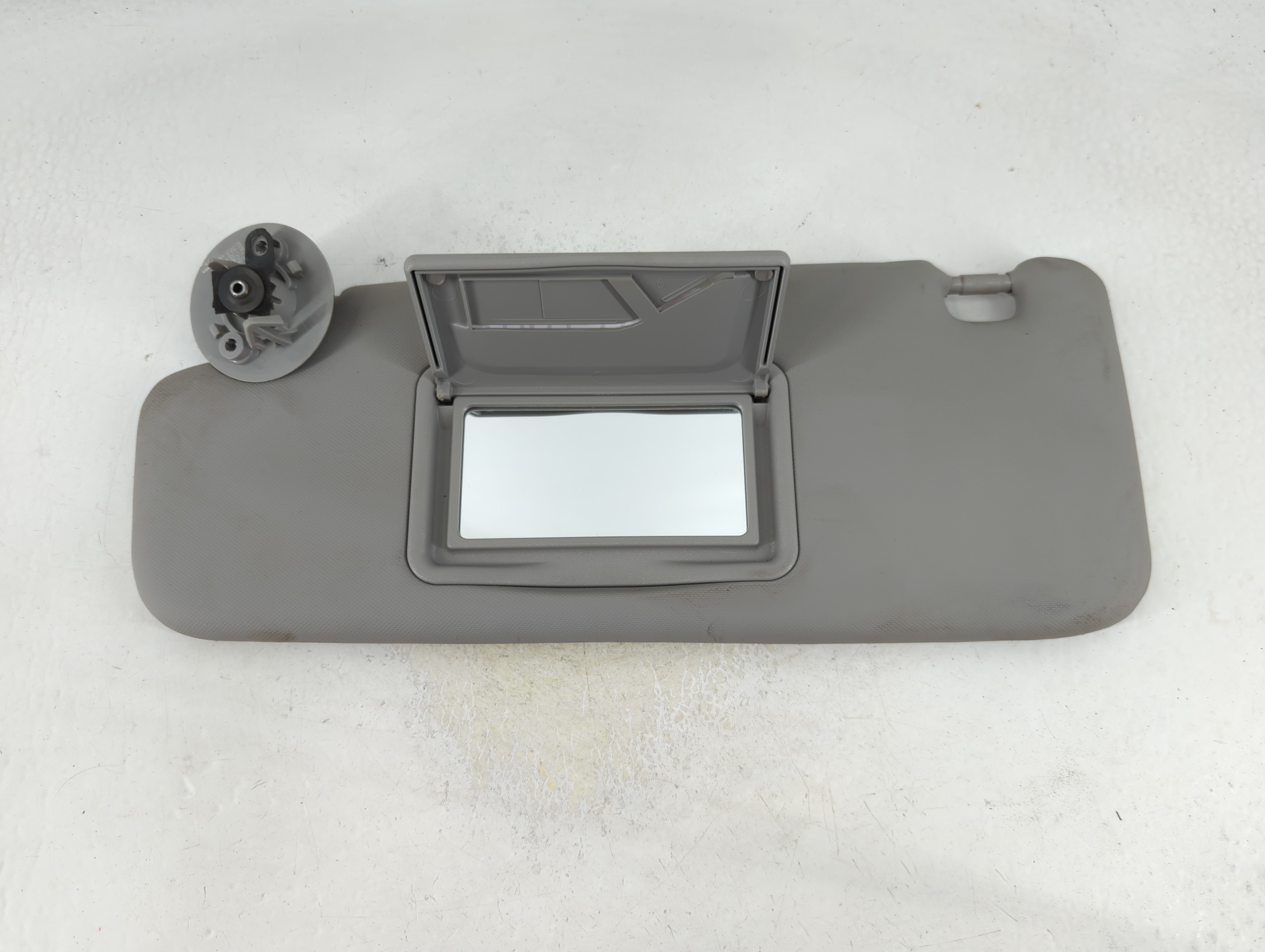 2016-2022 Chevrolet Spark Driver Sun Visor Mirror Left Sunvisor Grey 1061319 - Oemusedautoparts1.com