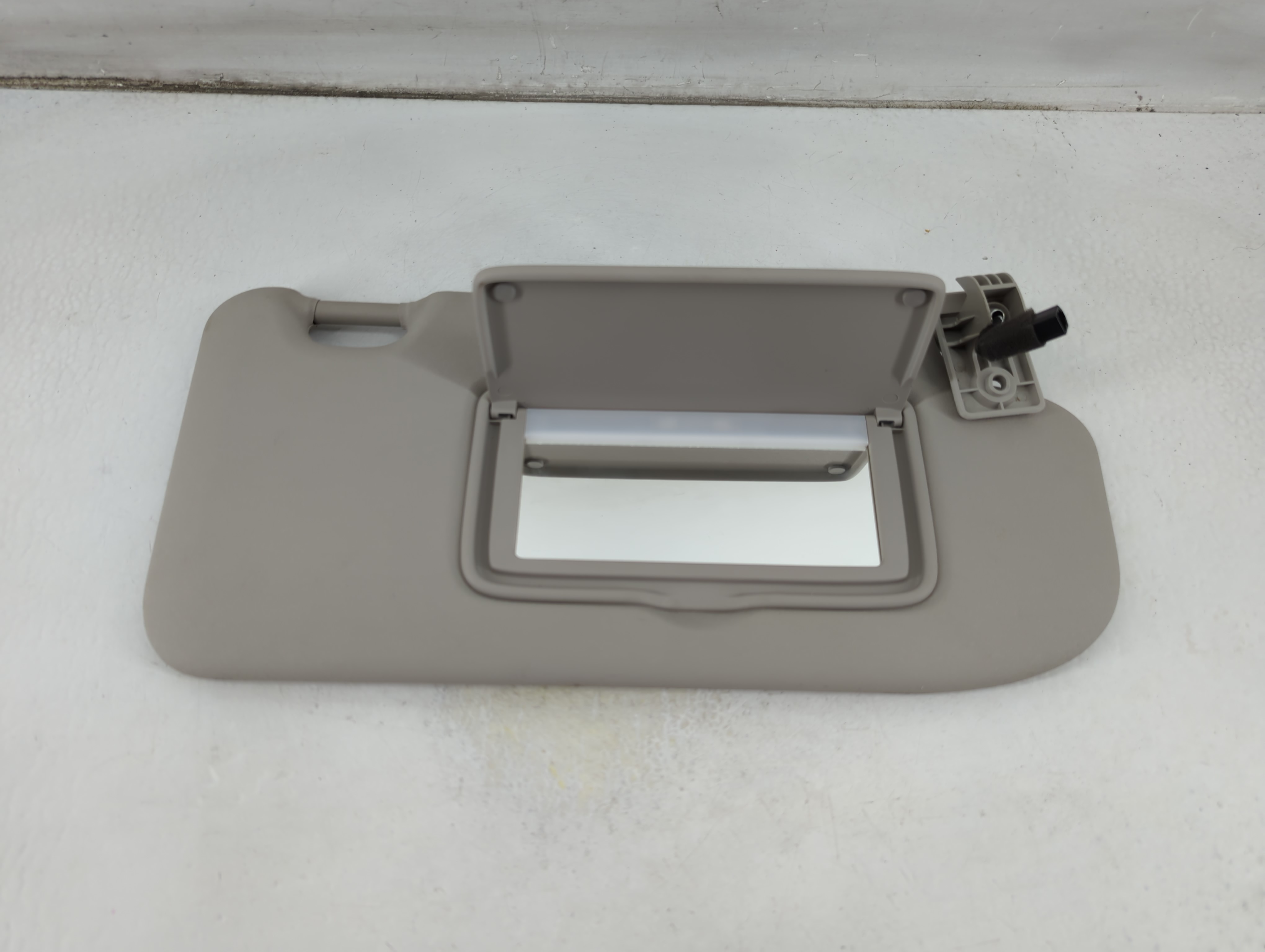 Picture of 2019-2022 Nissan Rogue Sport Passenger Sun Visor Mirror Right Sunvisor 1061322