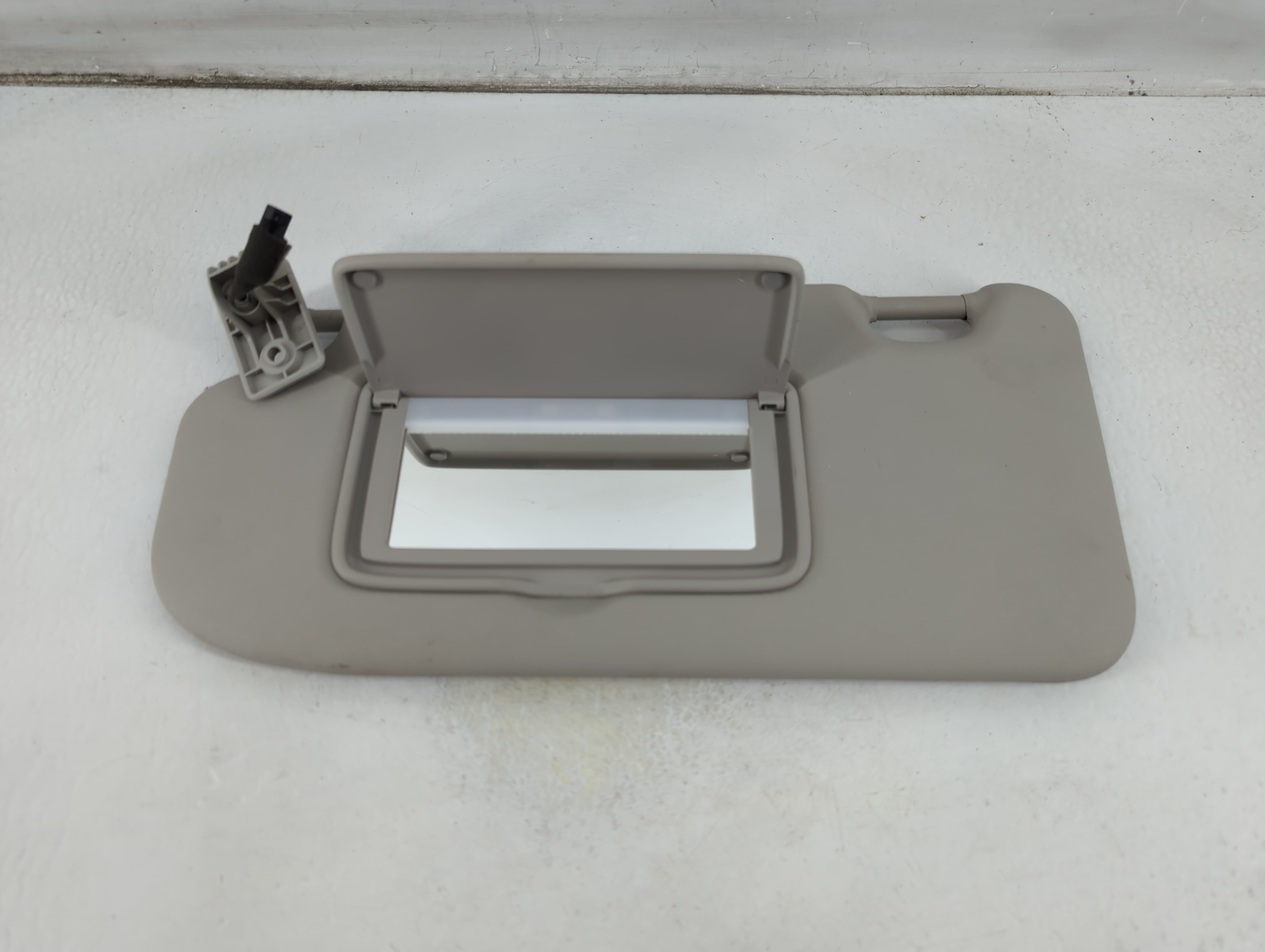 Picture of 2019-2022 Nissan Rogue Sport Driver Sun Visor Mirror Left Sunvisor Grey 1061323