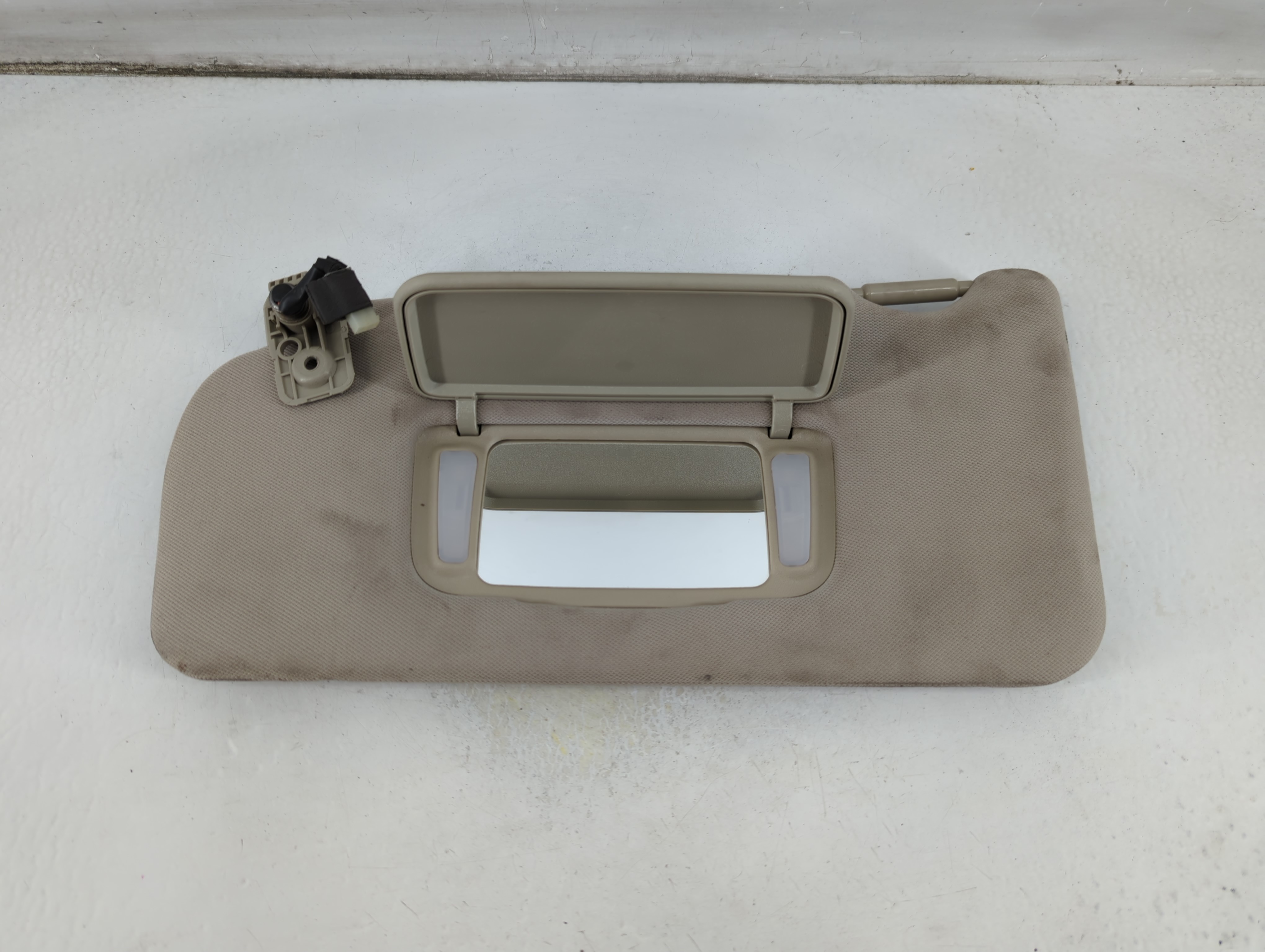 2013-2014 Nissan Maxima Driver Sun Visor Mirror Left Sunvisor Grey 1061328 - Oemusedautoparts1.com