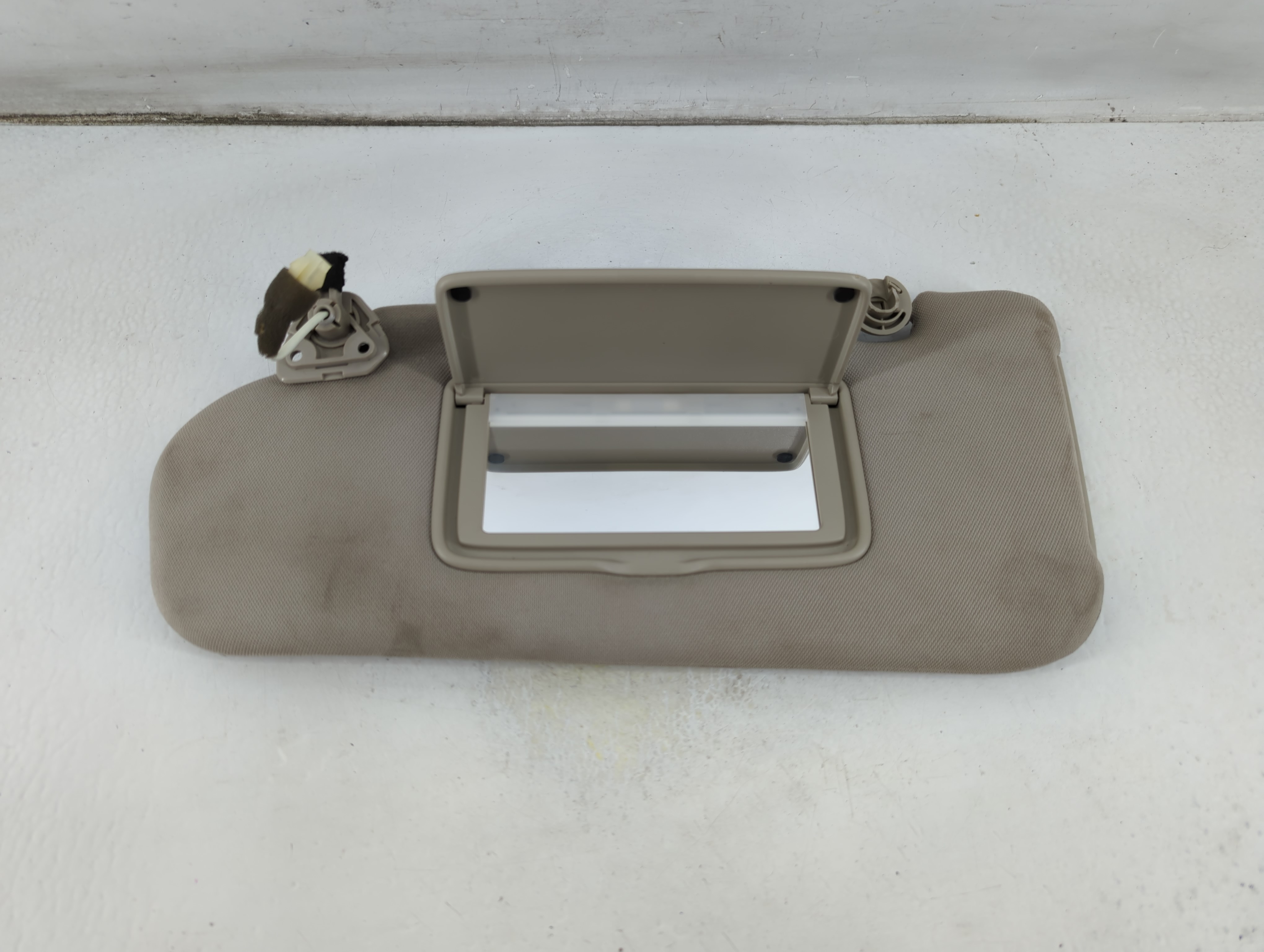 2006-2008 Infiniti Fx35 Driver Sun Visor Mirror Left Sunvisor Grey 1061336 - Oemusedautoparts1.com