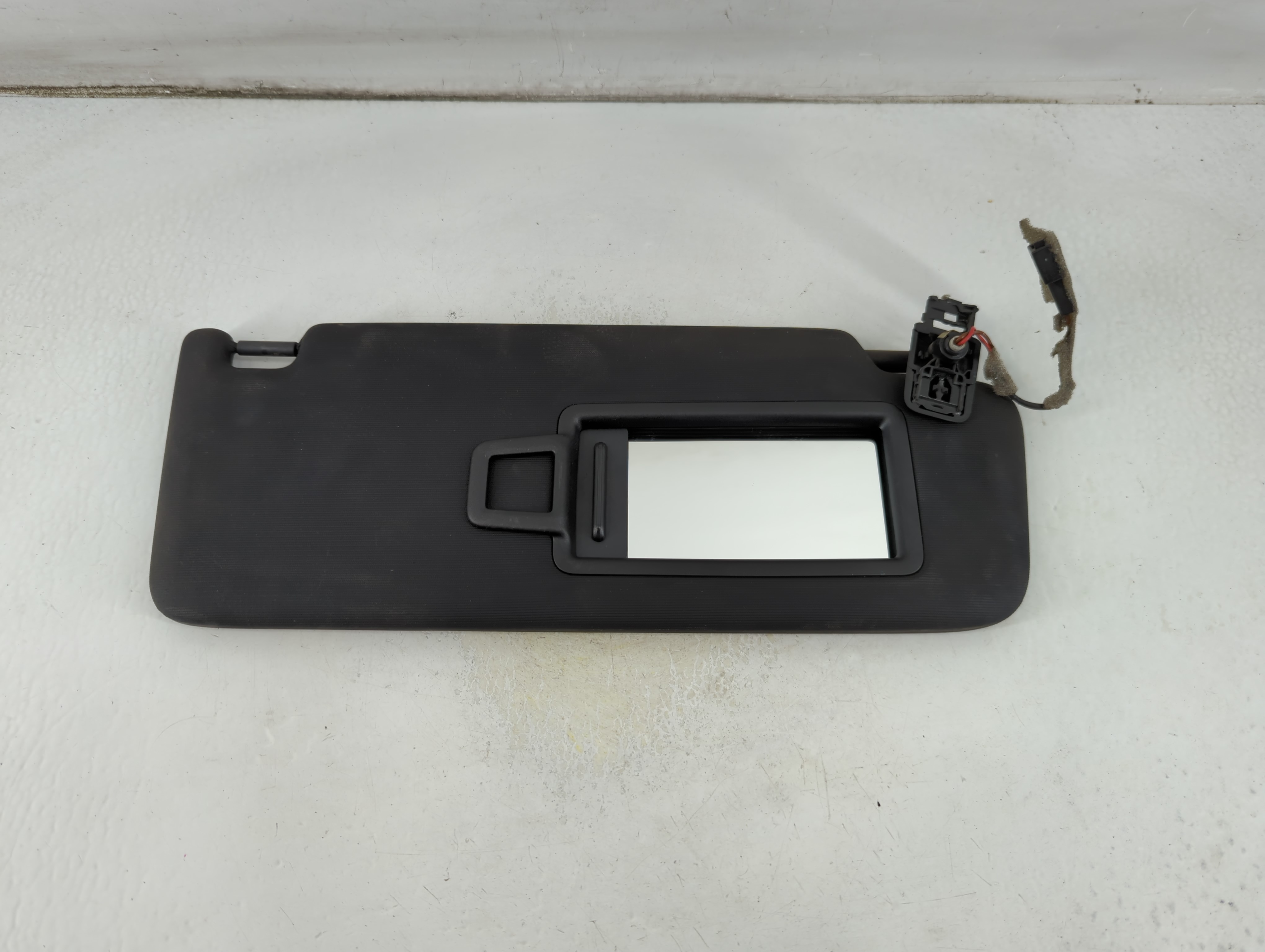 2015-2019 Volkswagen Gti Passenger Sun Visor Mirror Right Sunvisor Black 1061339 - Oemusedautoparts1.com