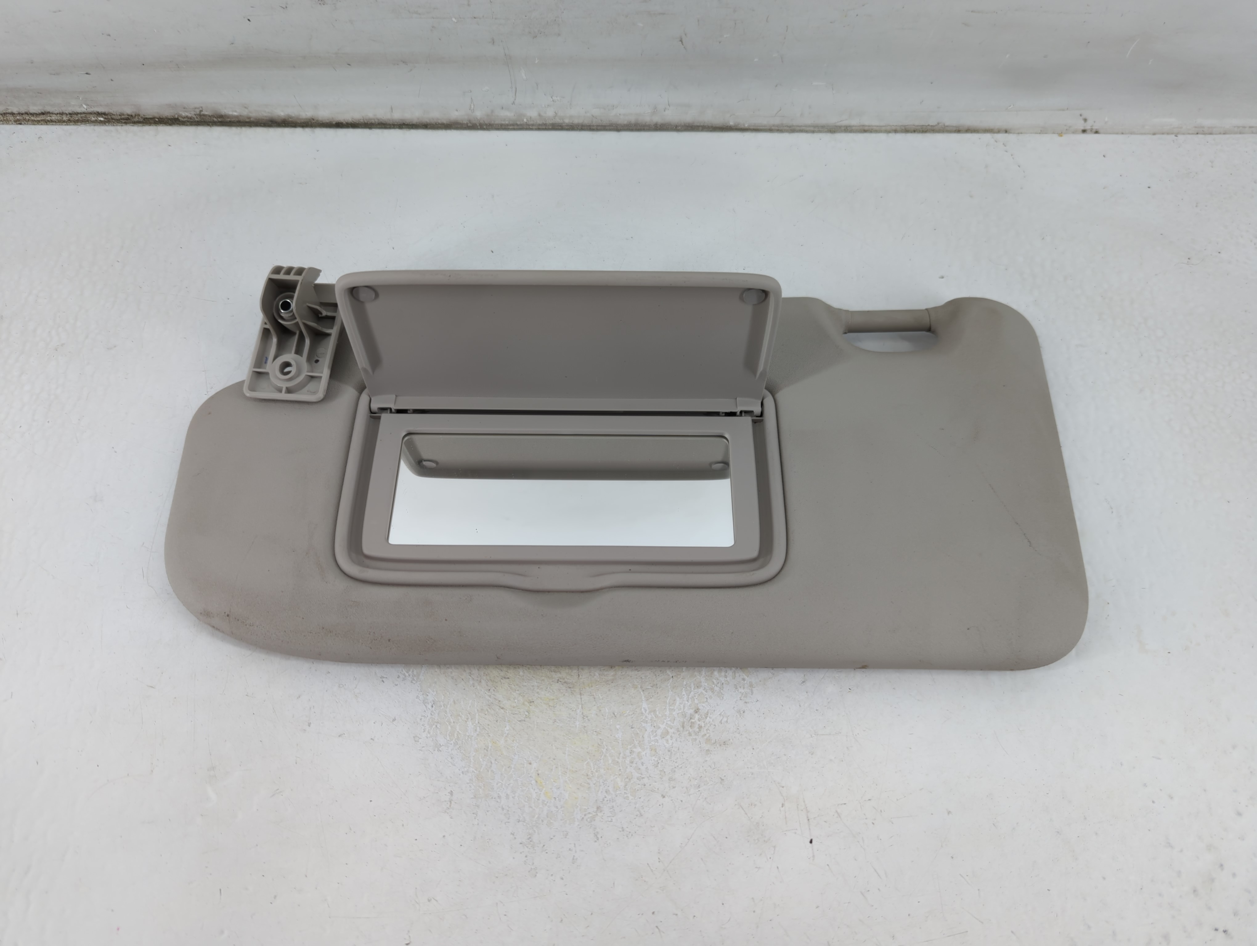 Picture of 2019-2022 Nissan Rogue Sport Driver Sun Visor Mirror Left Sunvisor Grey 1061345
