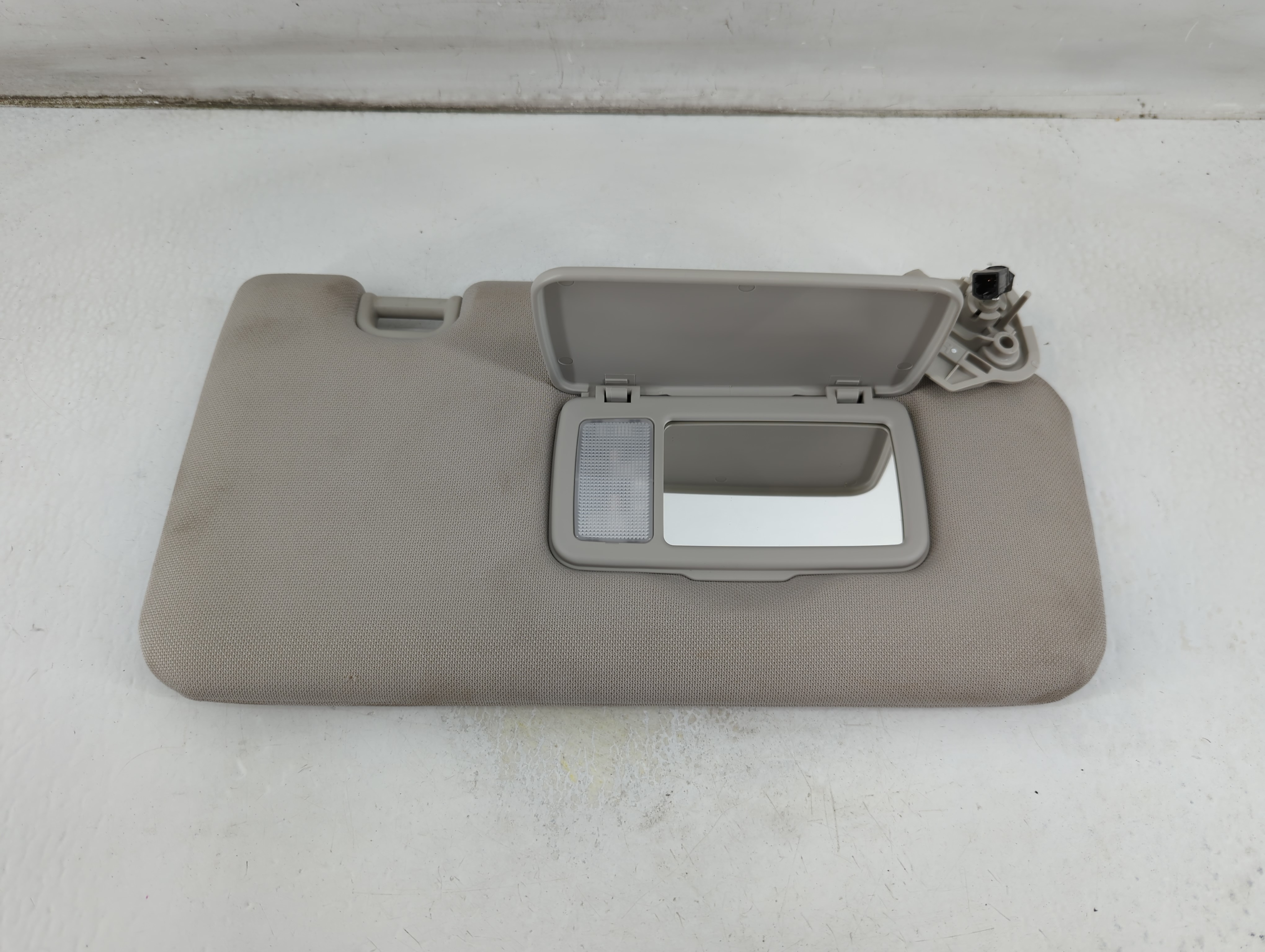 2024 Subaru Forester Passenger Sun Visor Mirror Right Sunvisor Grey 1061363 - Oemusedautoparts1.com