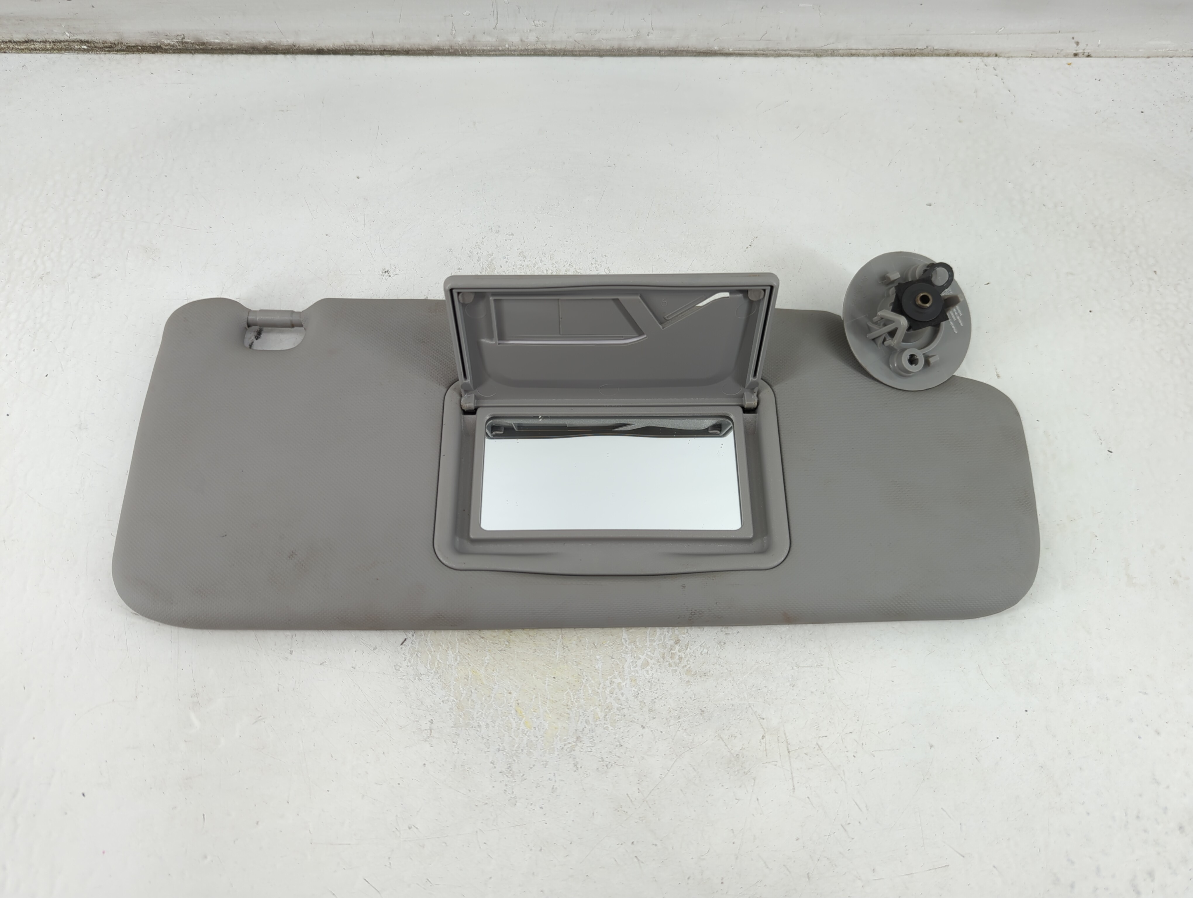 2016-2022 Chevrolet Spark Passenger Sun Visor Mirror Right Sunvisor Grey 1061372 - Oemusedautoparts1.com