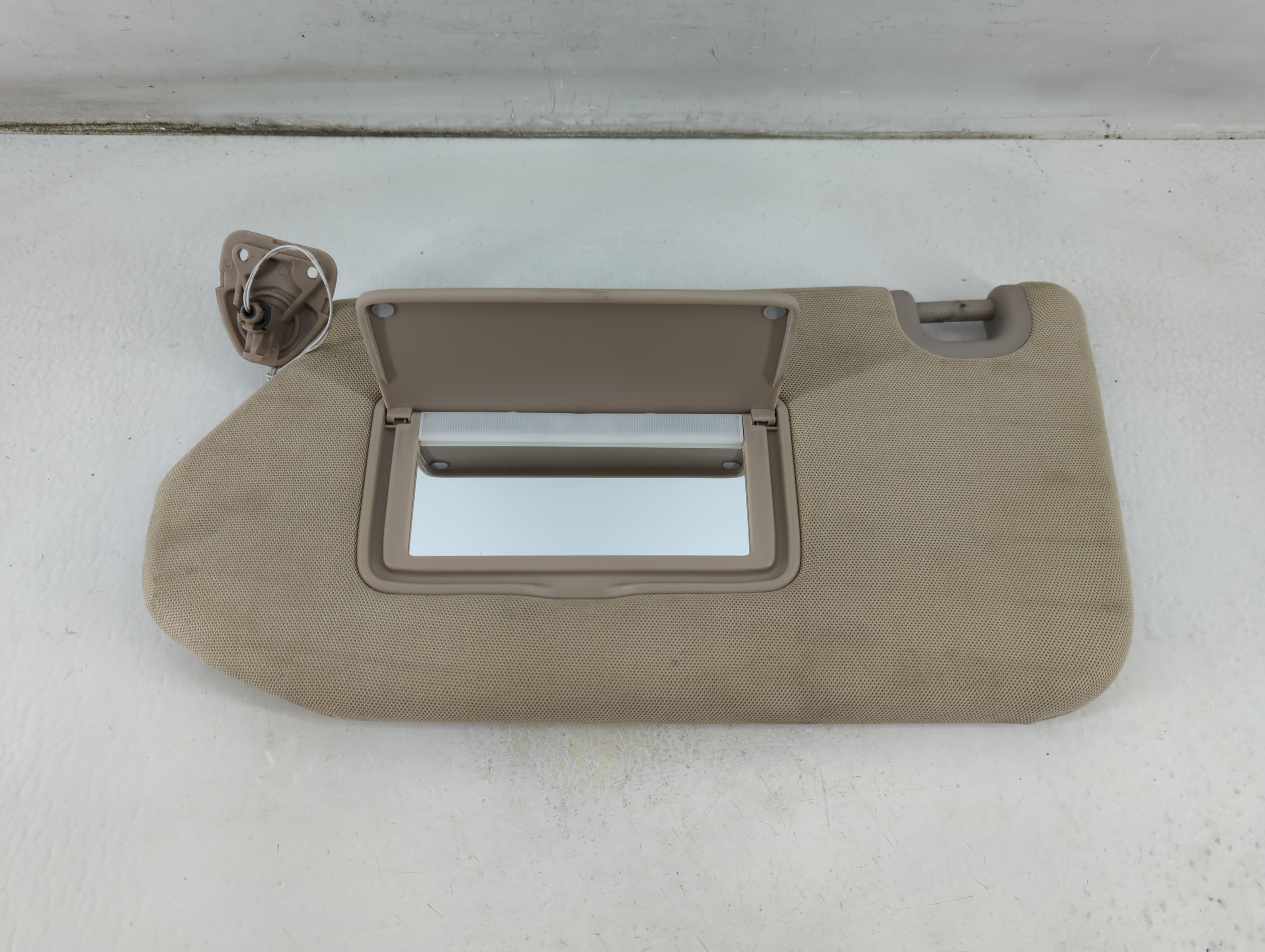 Picture of 2013-2018 Nissan Pathfinder Driver Sun Visor Mirror Left Sunvisor Grey 1061374
