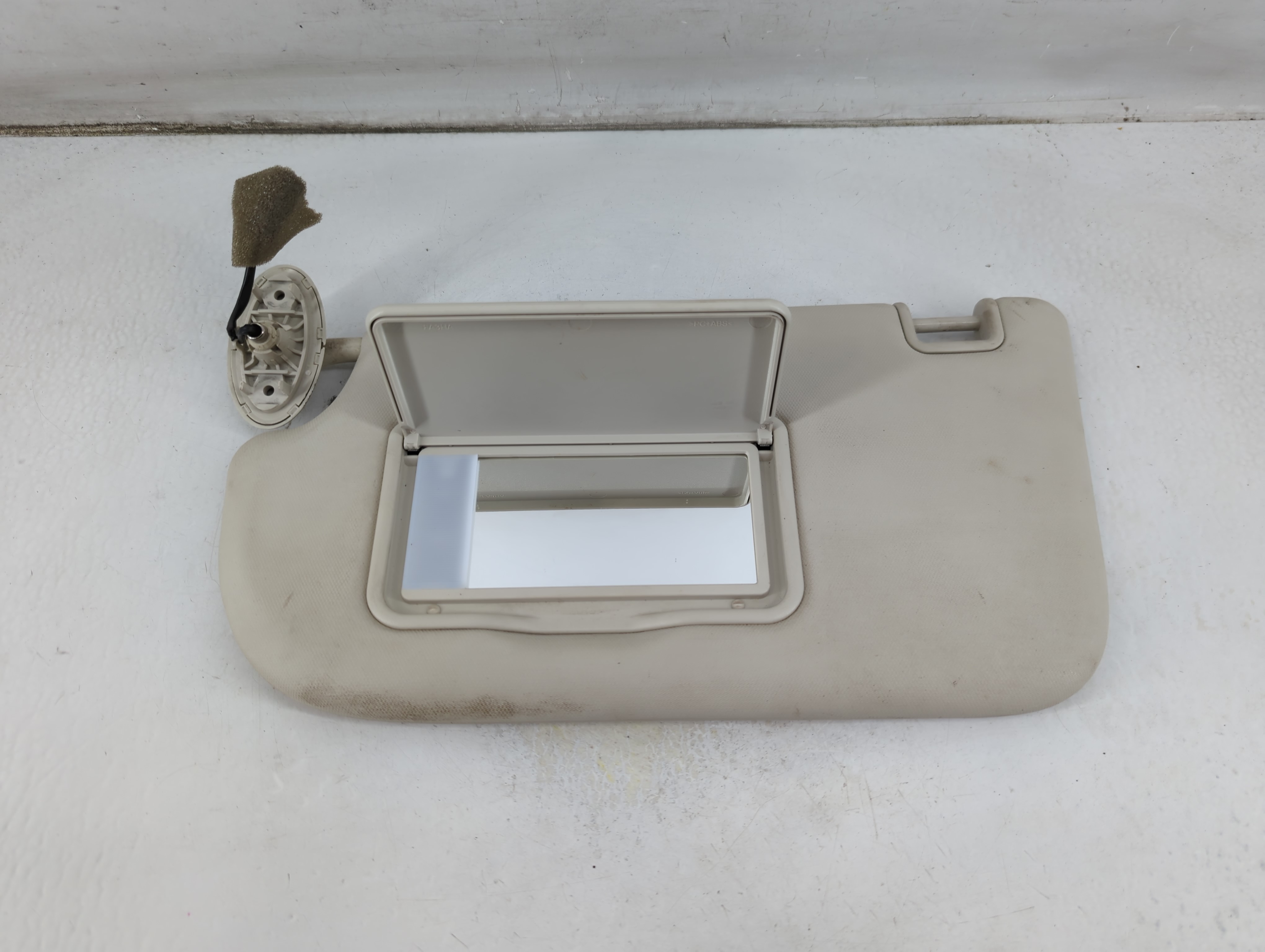 2013-2019 Ford Escape Driver Sun Visor Mirror Left Sunvisor Light Grey 1061375 - Oemusedautoparts1.com