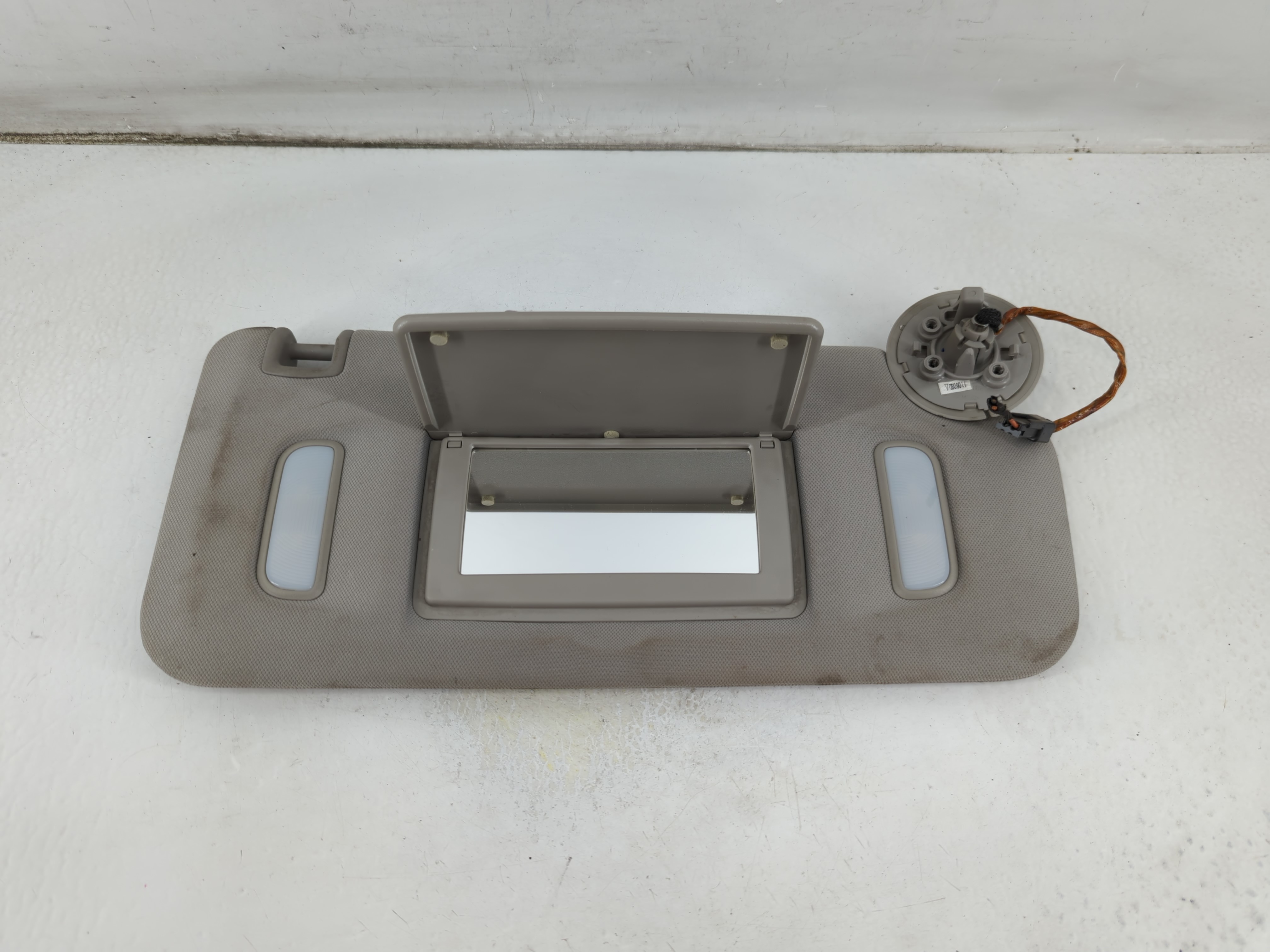 Picture of 2007-2017 Gmc Acadia Passenger Sun Visor Mirror Right Sunvisor Grey 1061379