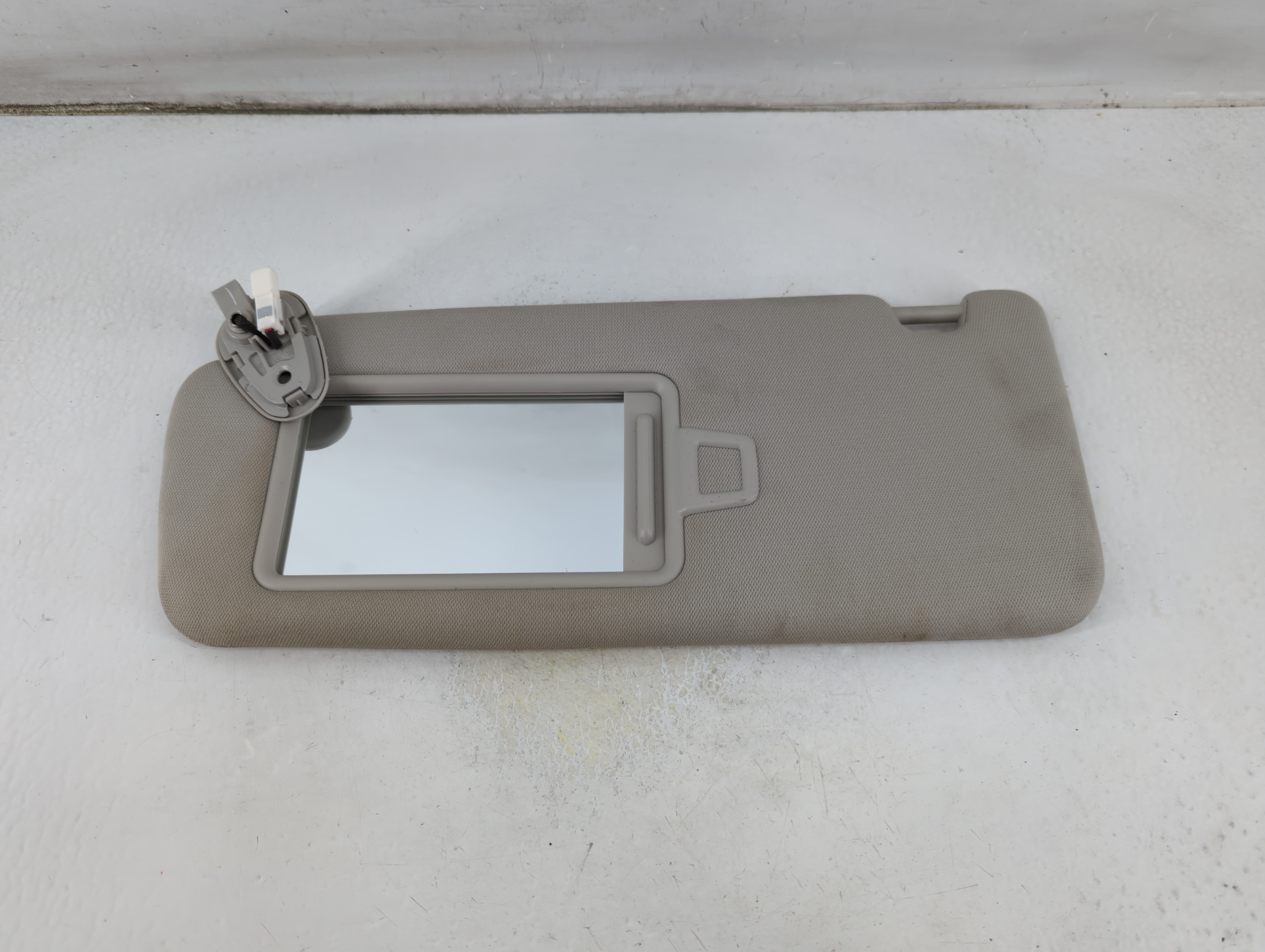 Picture of 2021-2021 Kia K5 Passenger Sun Visor Mirror Right Sunvisor Grey 1061380