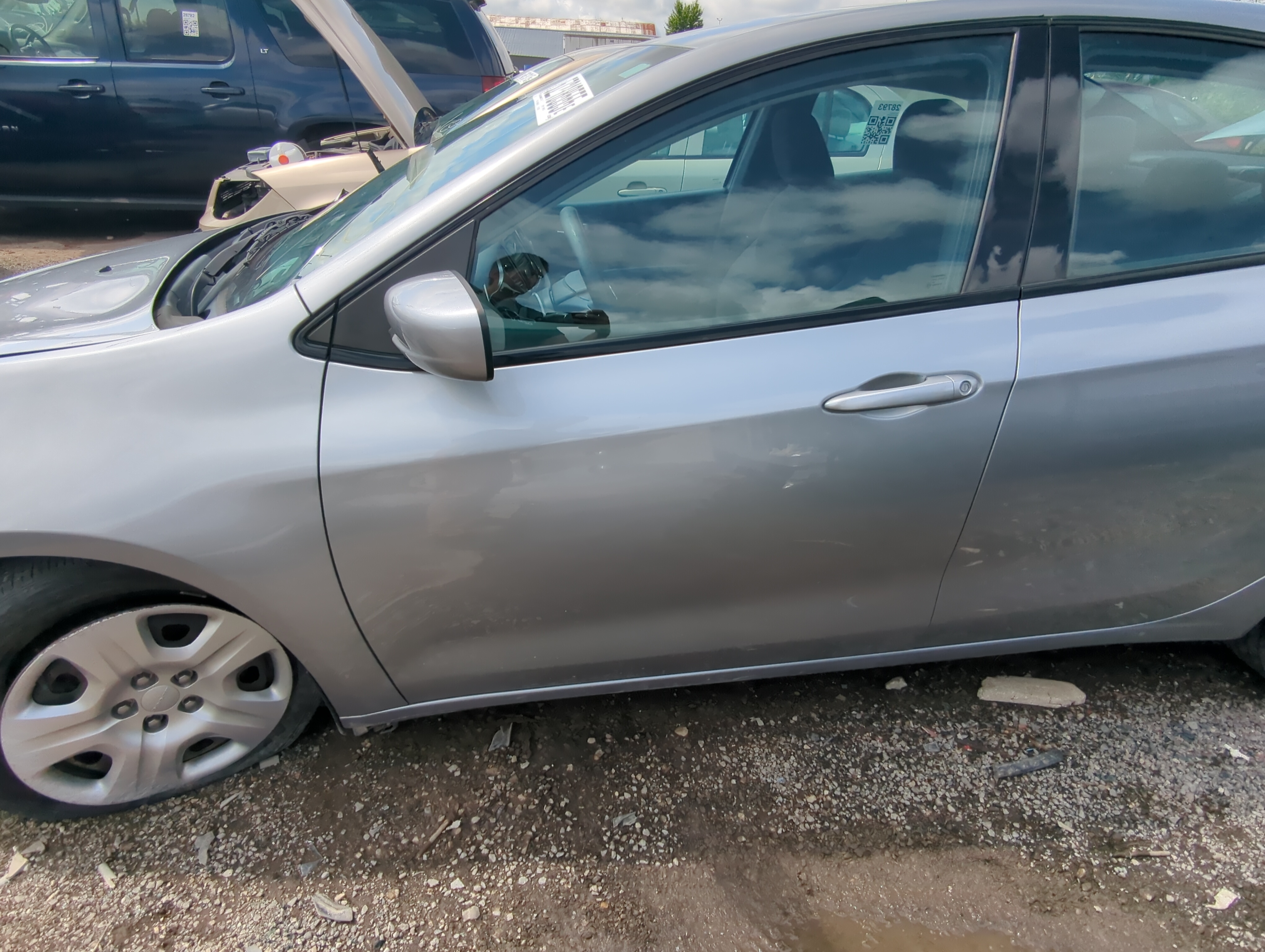 2013-2016 Dodge Dart Driver Front Door Oem 1061625 - Oemusedautoparts1.com