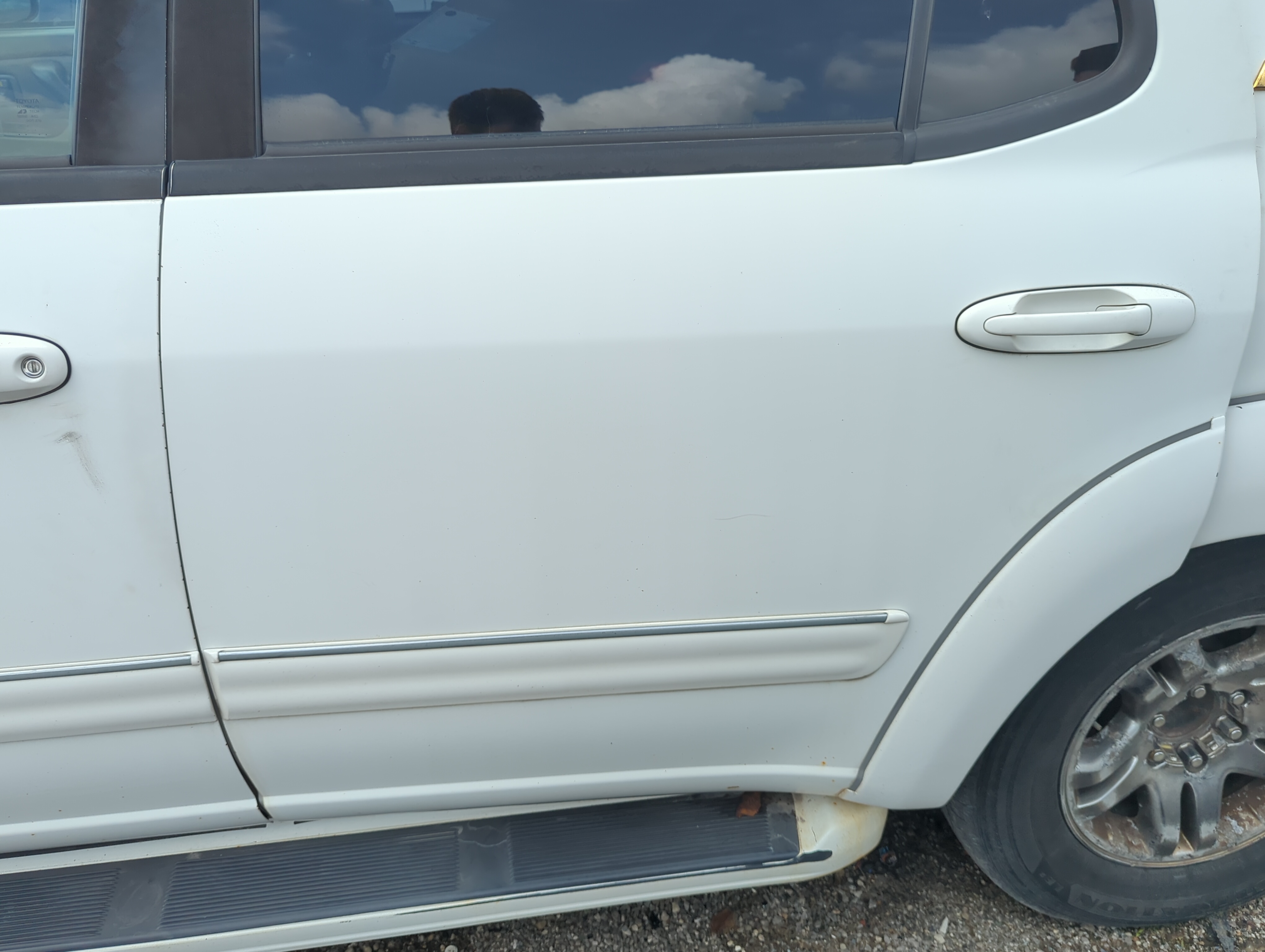 Picture of 2001-2007 Toyota Sequoia Driver Rear Door Oem 1061803