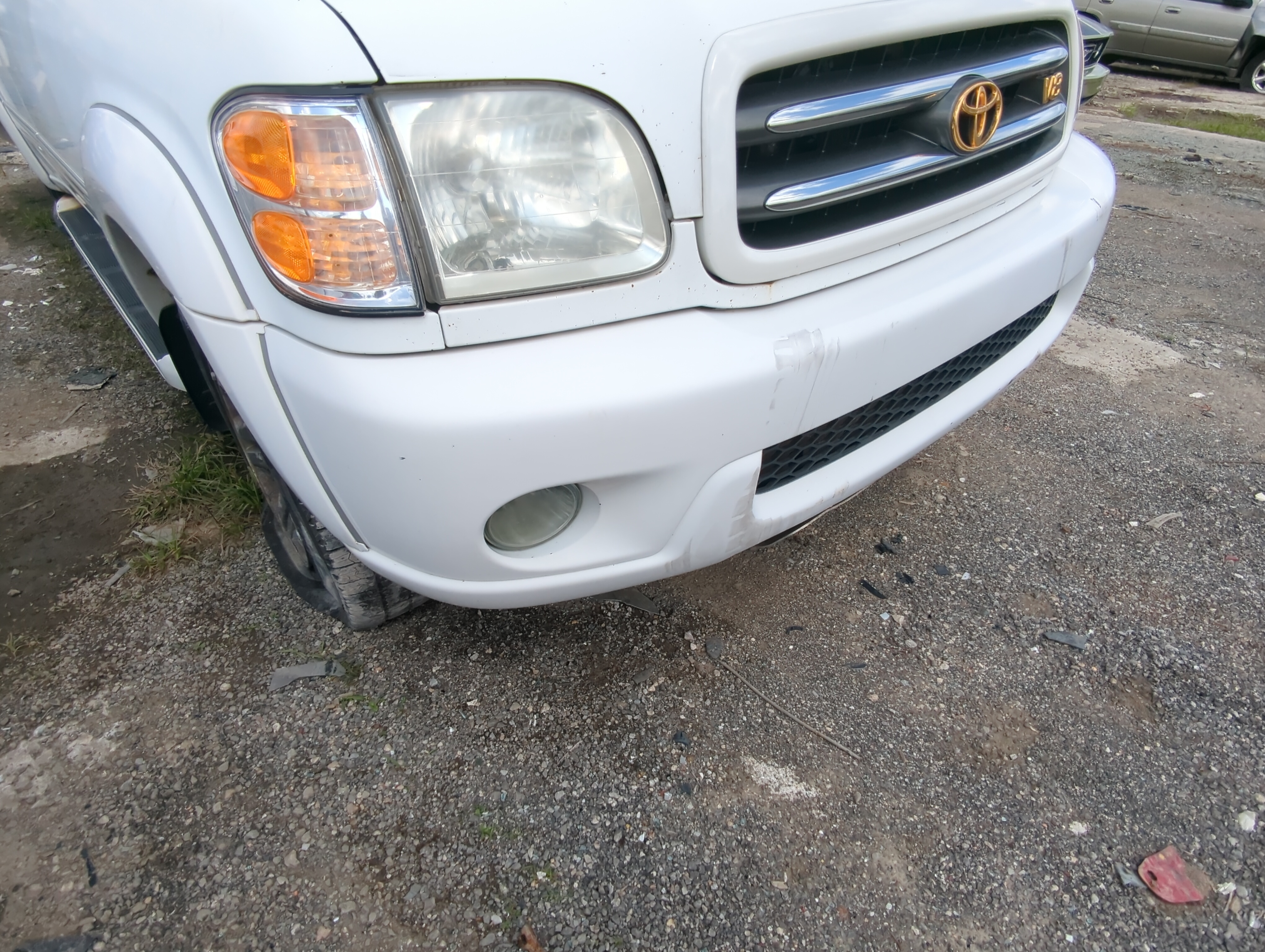 Picture of 2001-2004 Toyota Sequoia Front Bumper - Oem 1061886