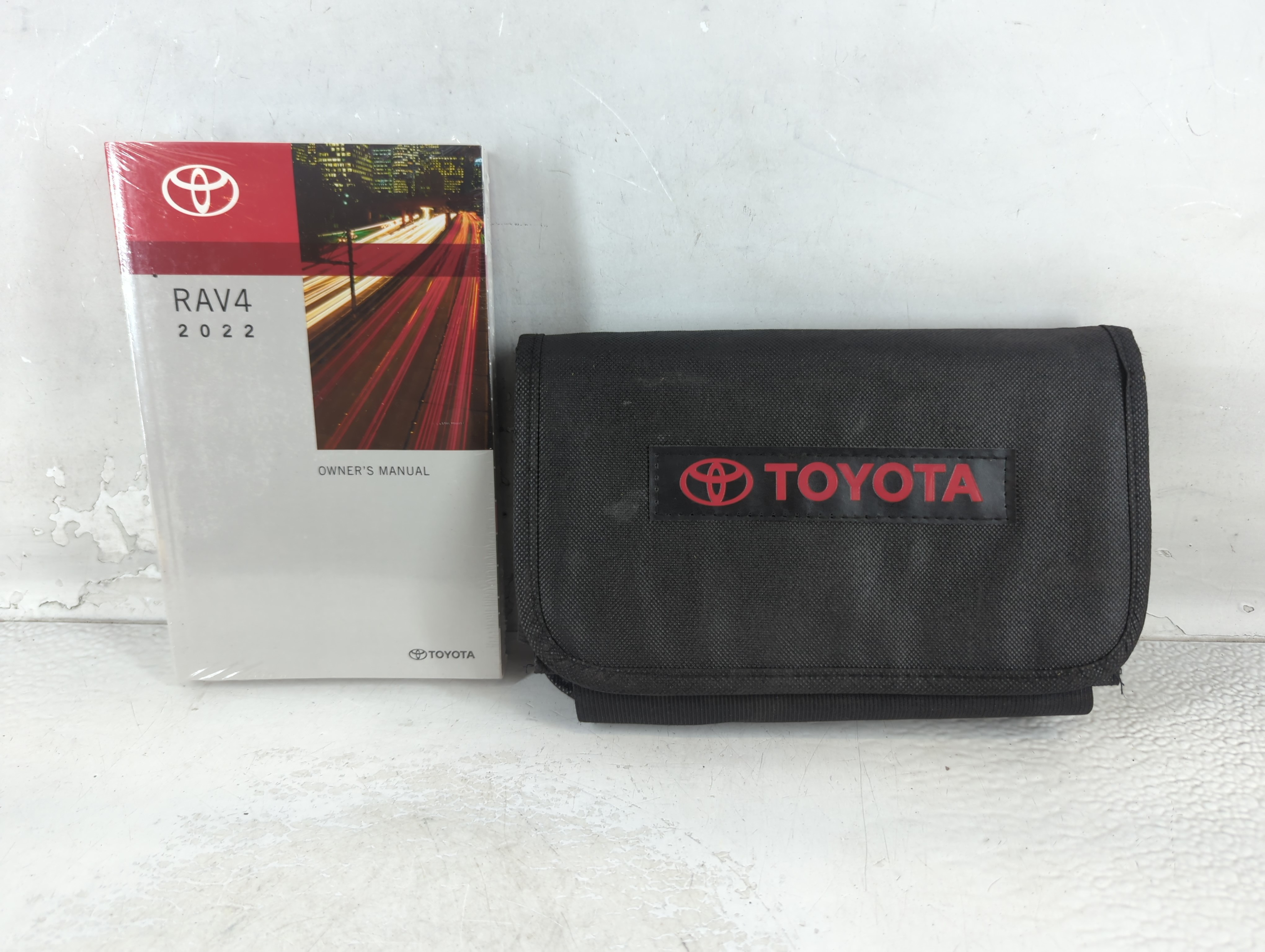 2022 Toyota Rav4 Owners Manual Book Guide 1061899 - Oemusedautoparts1.com