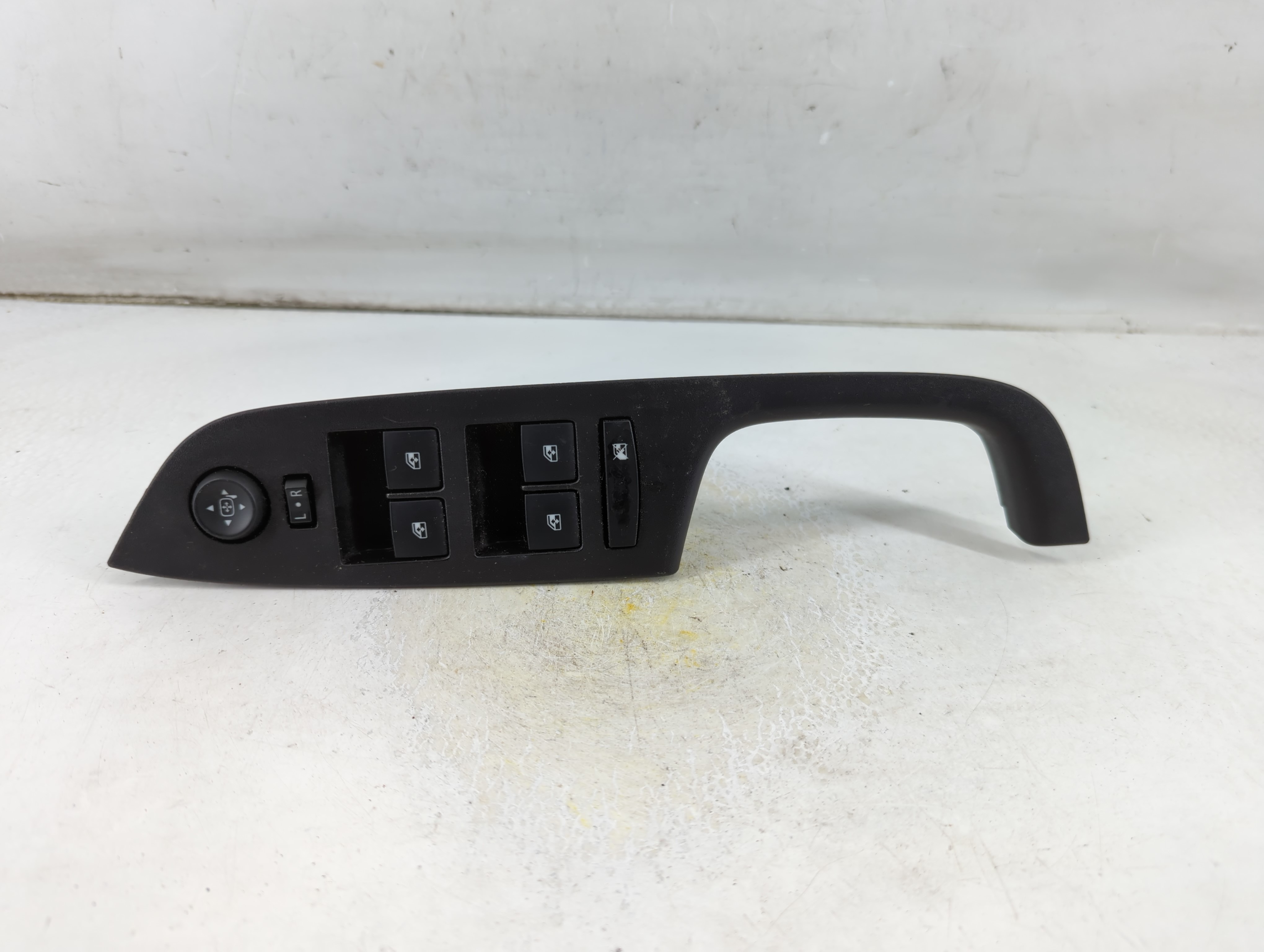 2010-2017 Chevrolet Equinox Driver Left Door Master Power Window Switch 1061925 - Oemusedautoparts1.com