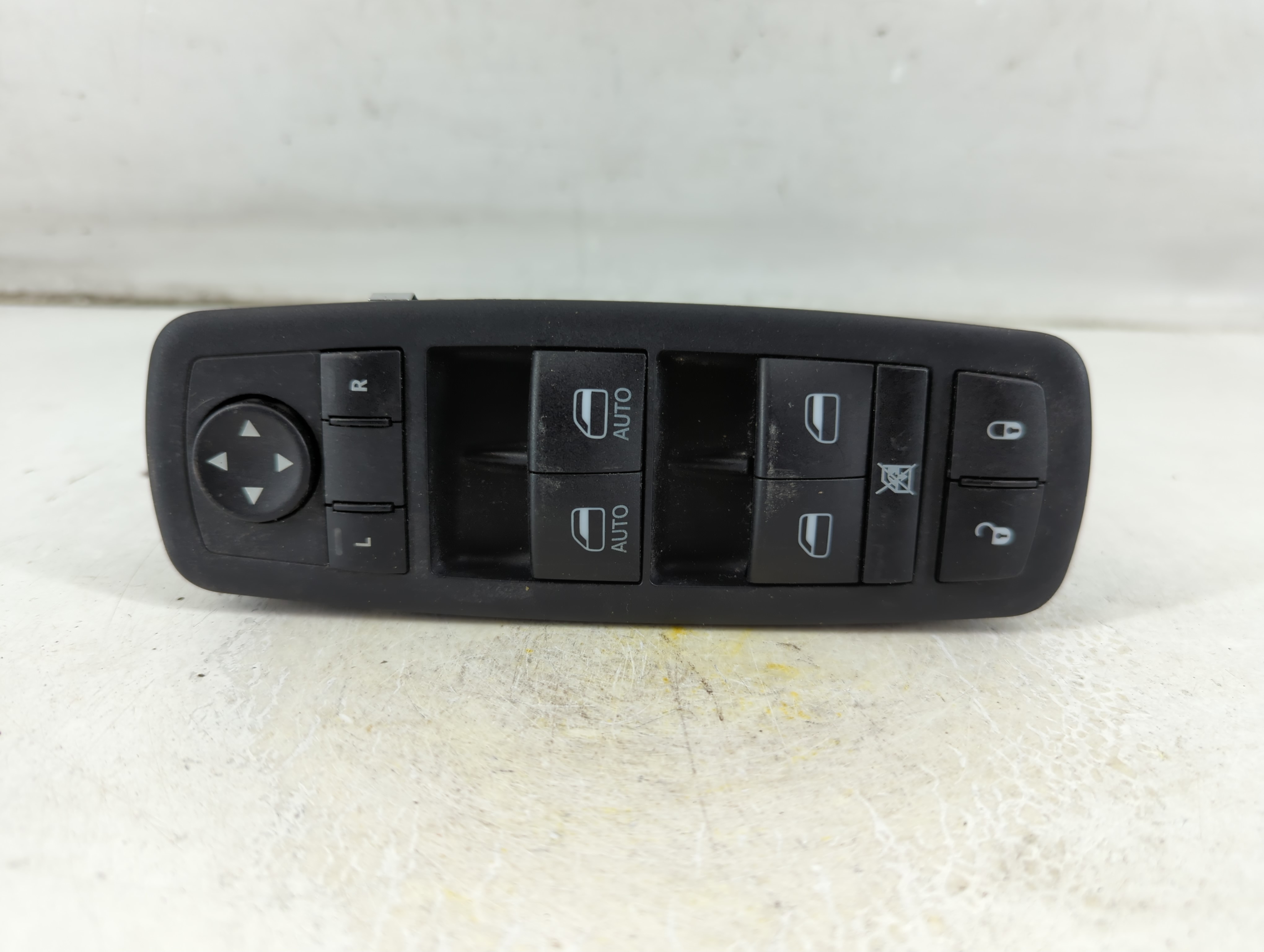 Picture of Dodge Caravan Driver Left Door Master Power Window Switch 1061931