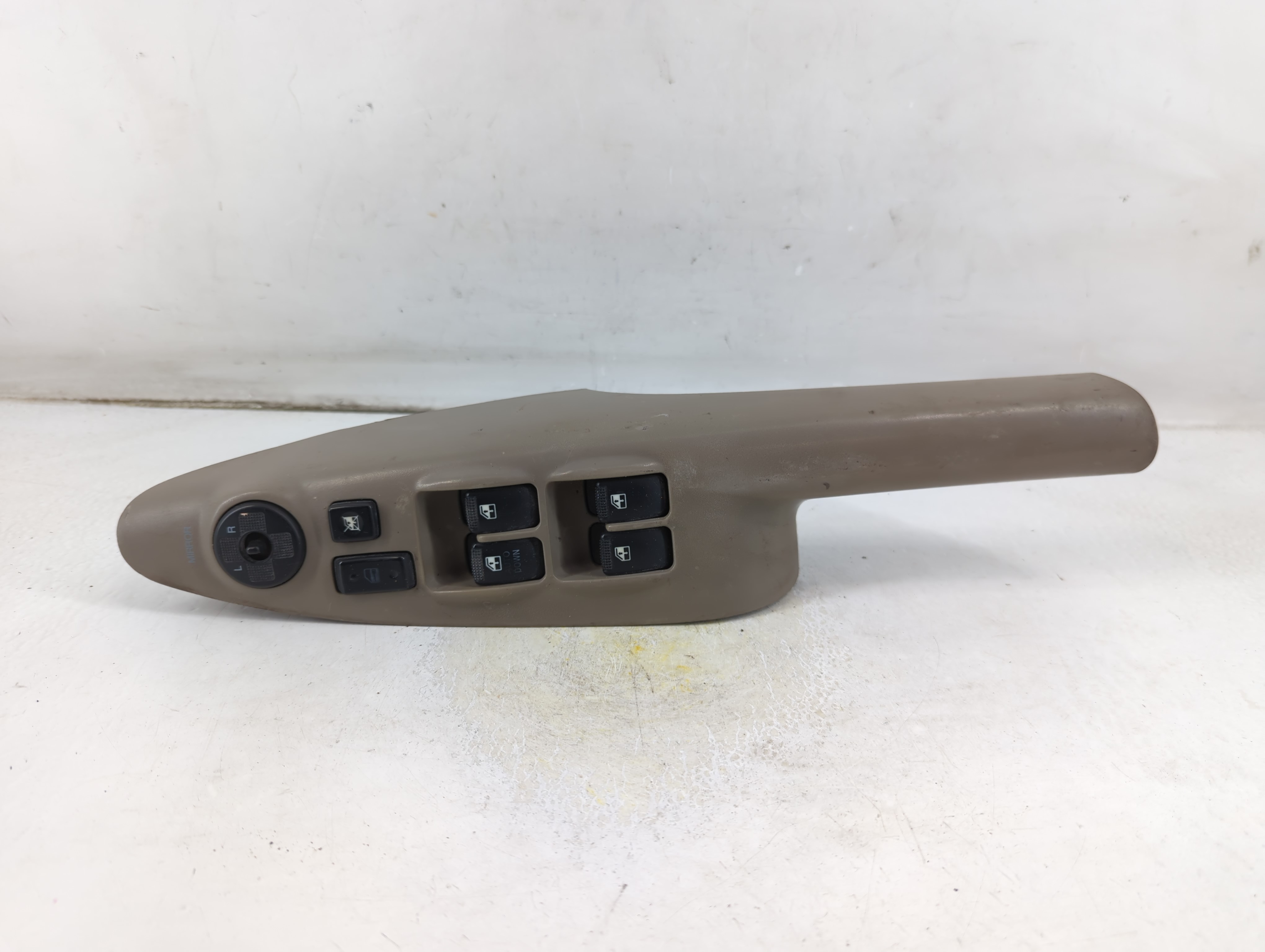 2005-2009 Hyundai Tucson Driver Left Door Master Power Window Switch 1061936 - Oemusedautoparts1.com