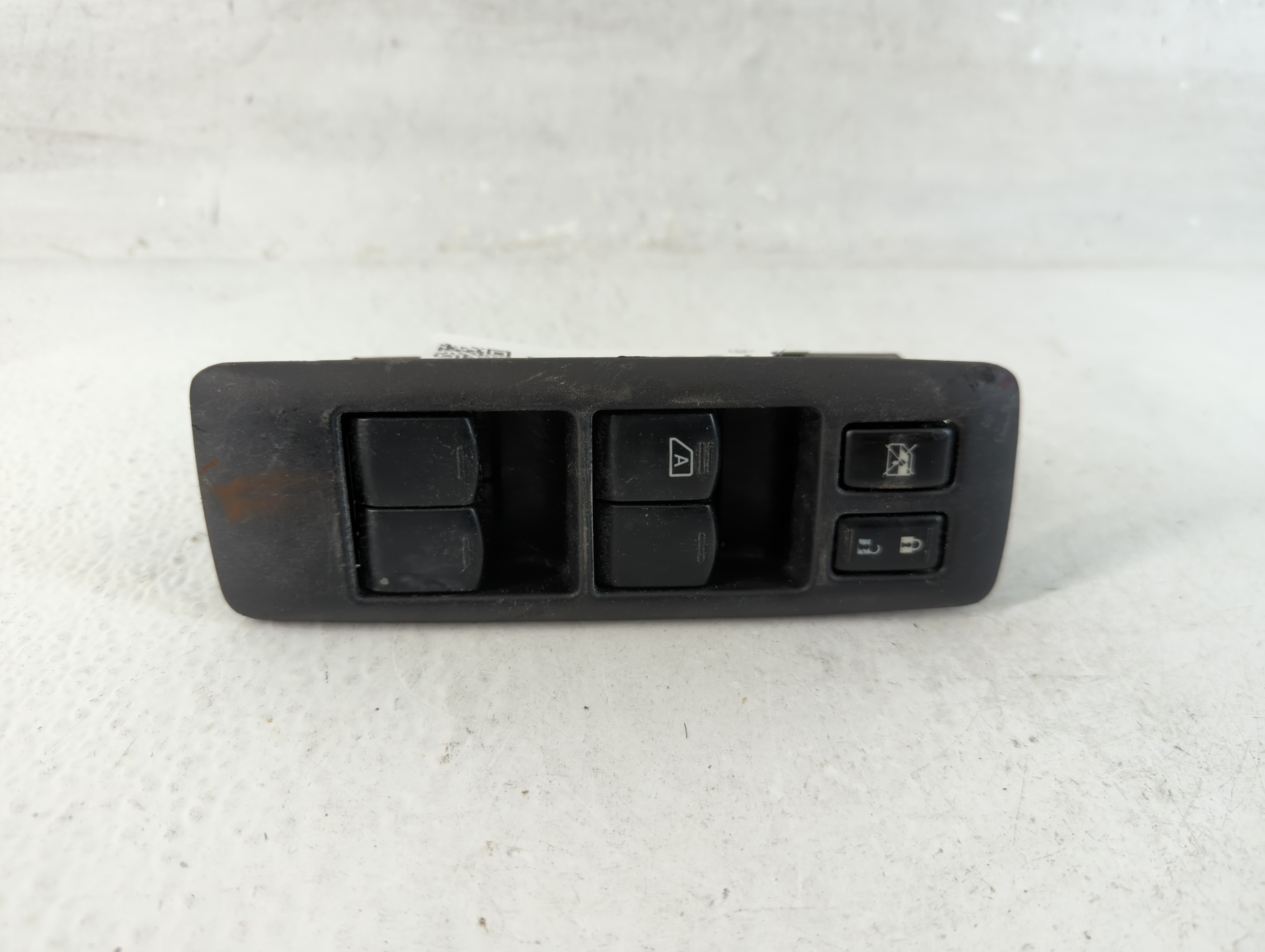 2011-2015 Nissan Rogue Driver Left Door Master Power Window Switch 1062211 - Oemusedautoparts1.com
