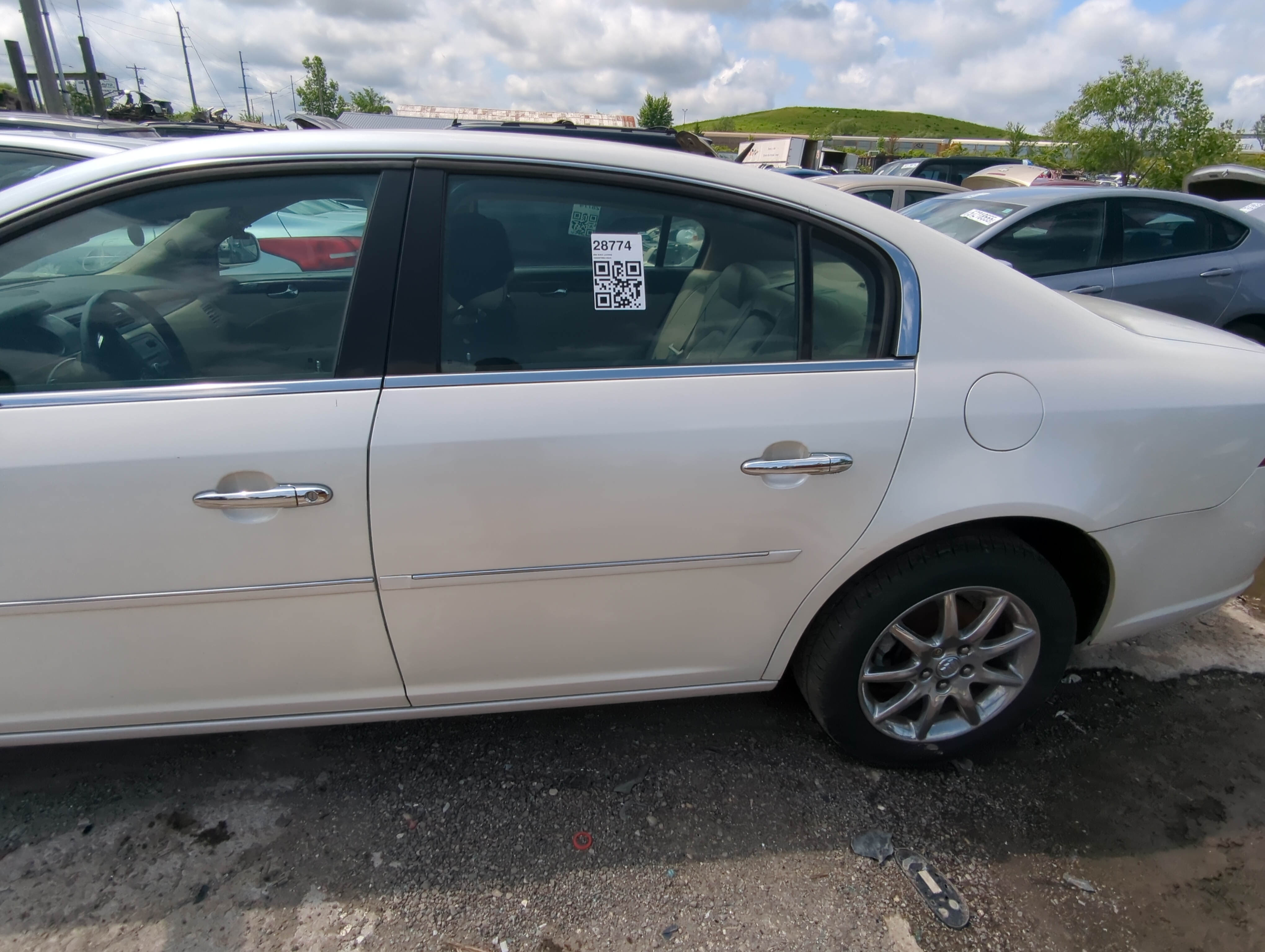 Picture of 2006-2011 Buick Lucerne Driver Rear Door Oem 1062353