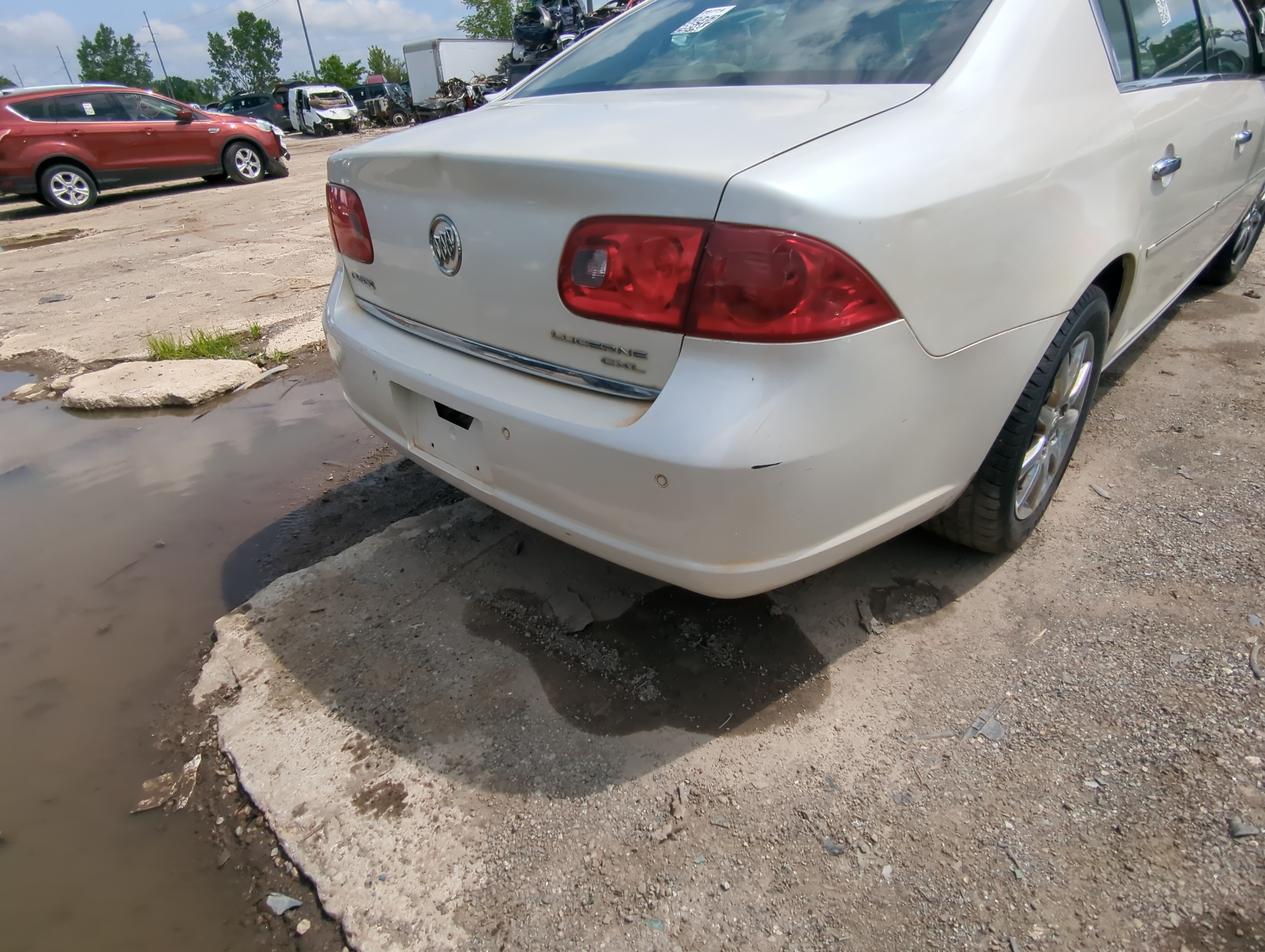 Picture of 2006-2009 Buick Lucerne Rear Bumper Assembly Oem 1062355