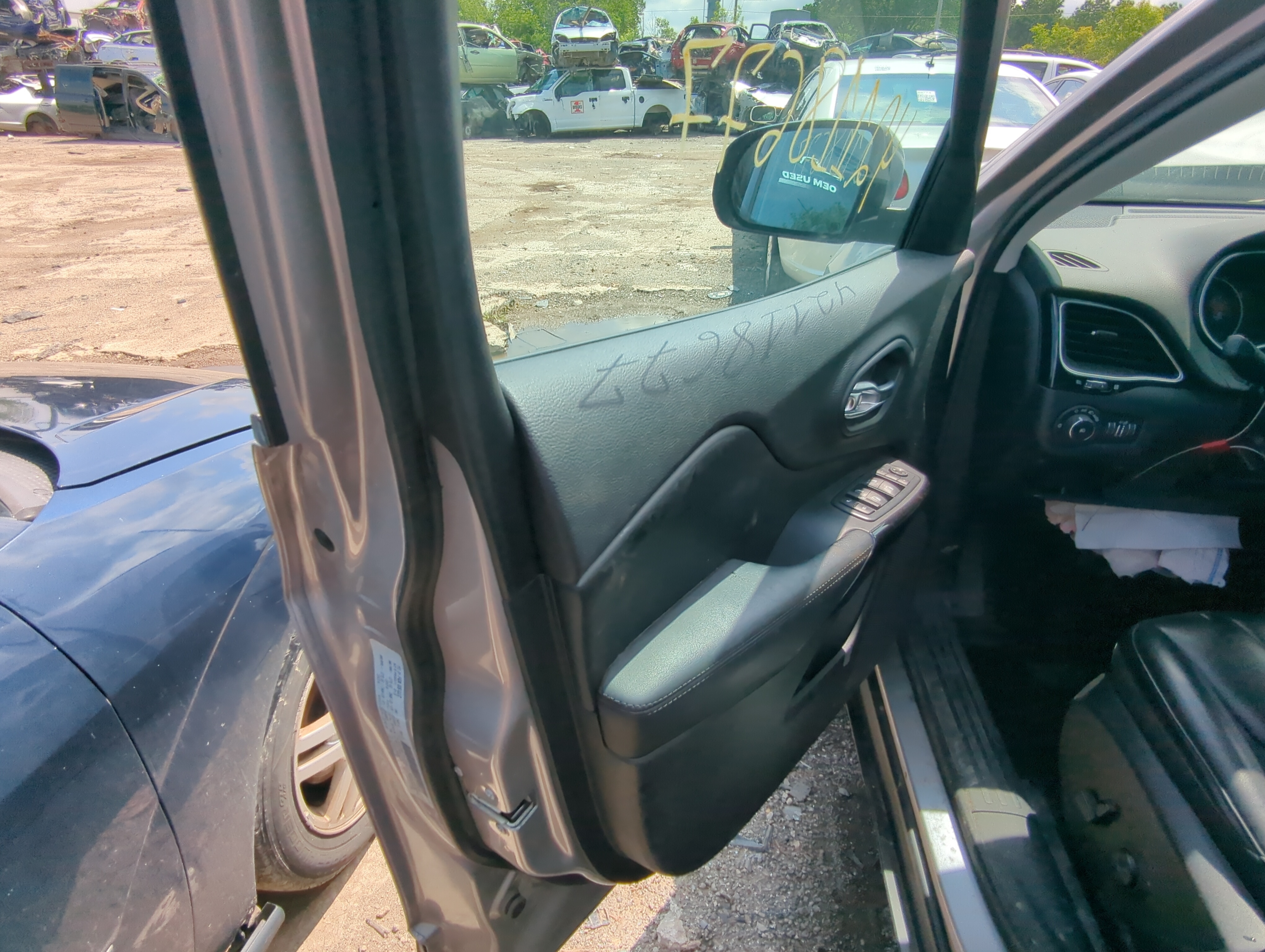 Picture of 2020 Jeep Cherokee Front Left Driver Interior Door Panel Trim 1062412