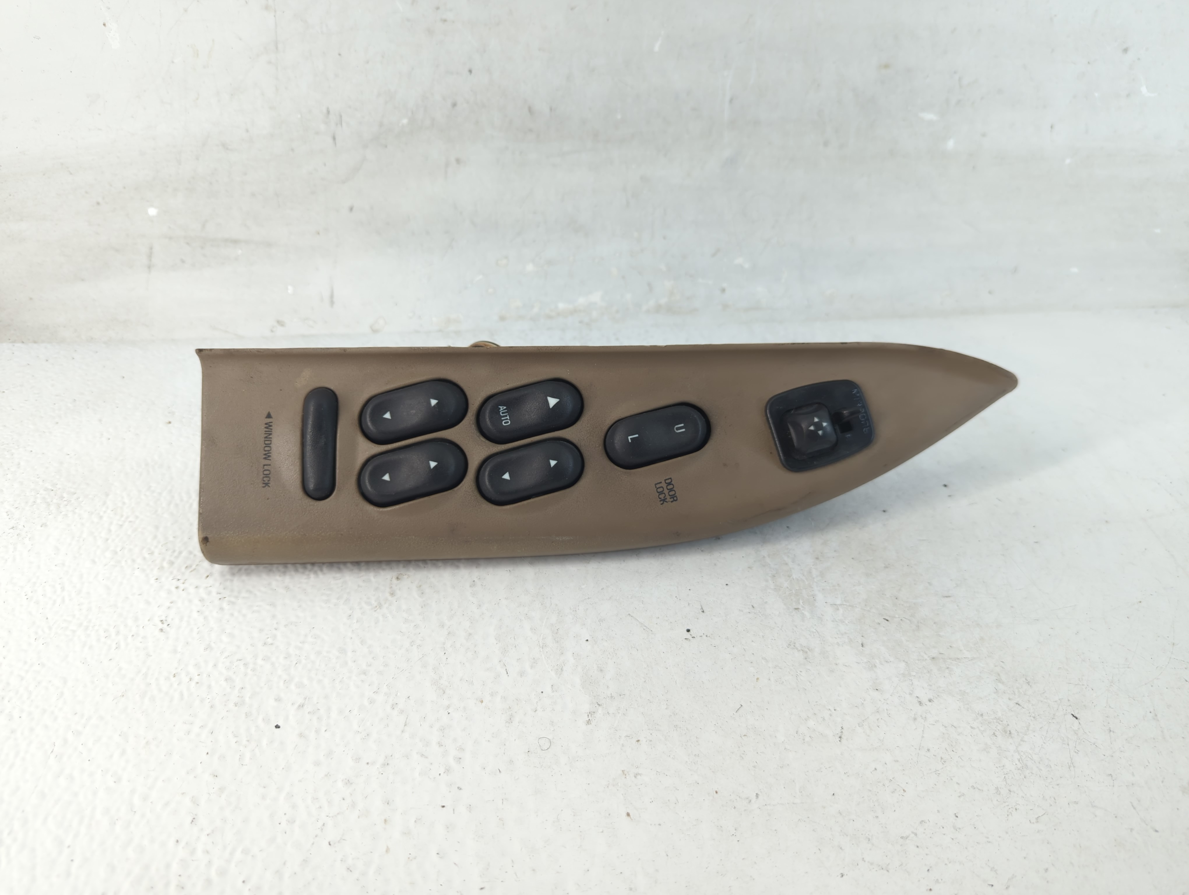 1999 Mercury Grand Marquis Driver Left Door Master Power Window Switch 1062572 - Oemusedautoparts1.com