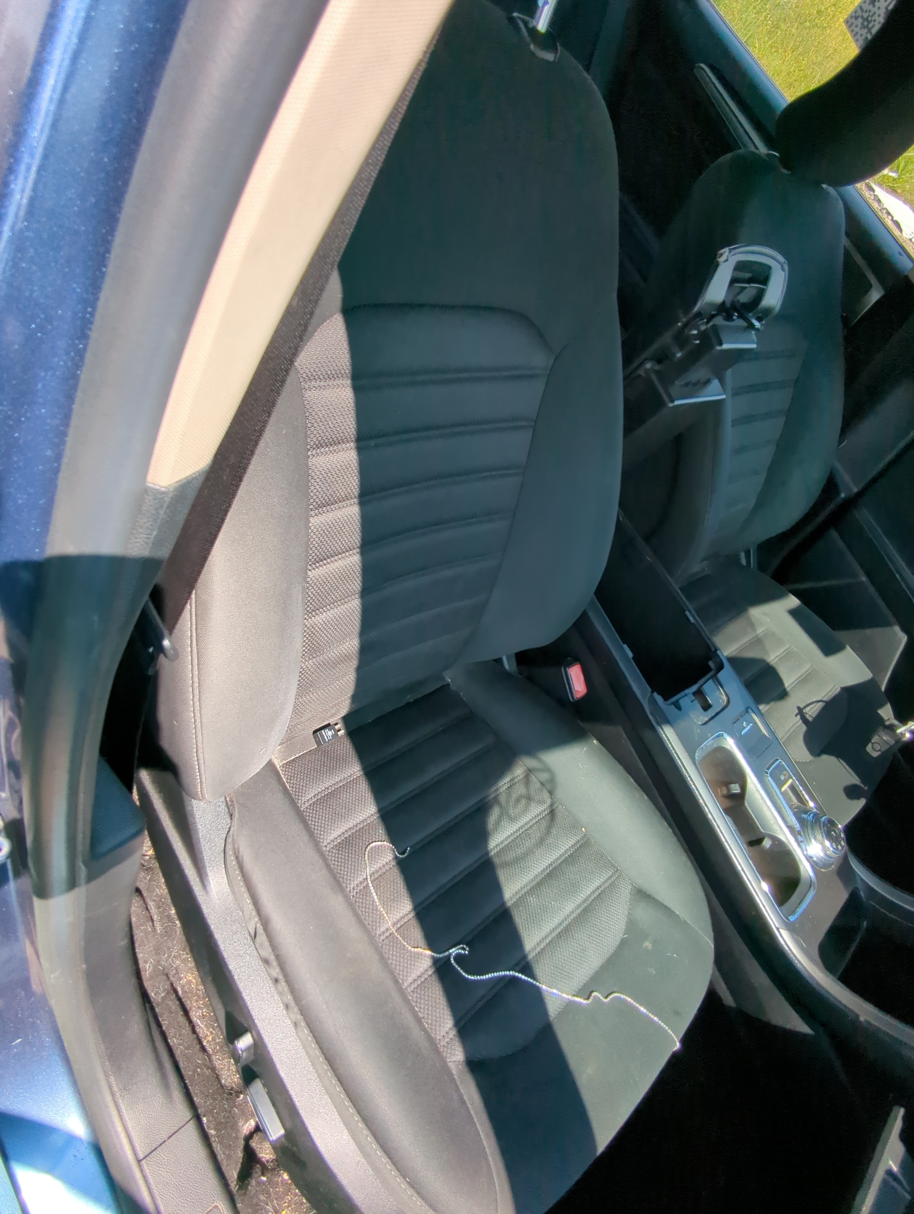 Picture of 2017-2020 Ford Fusion Passenger Front Seat Oem 1062624