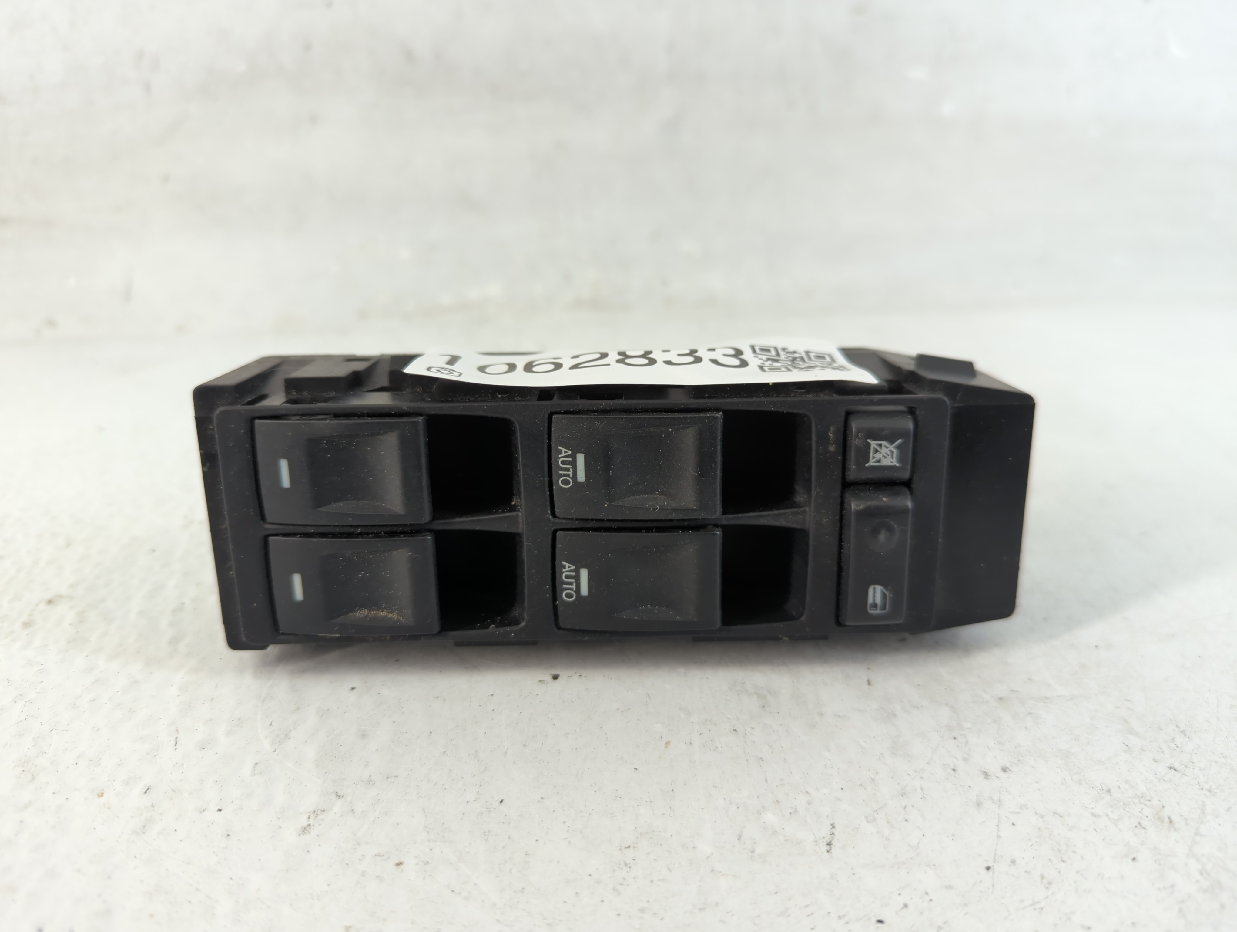 2005-2010 Chrysler 300 Driver Left Door Master Power Window Switch 1062833 - Oemusedautoparts1.com