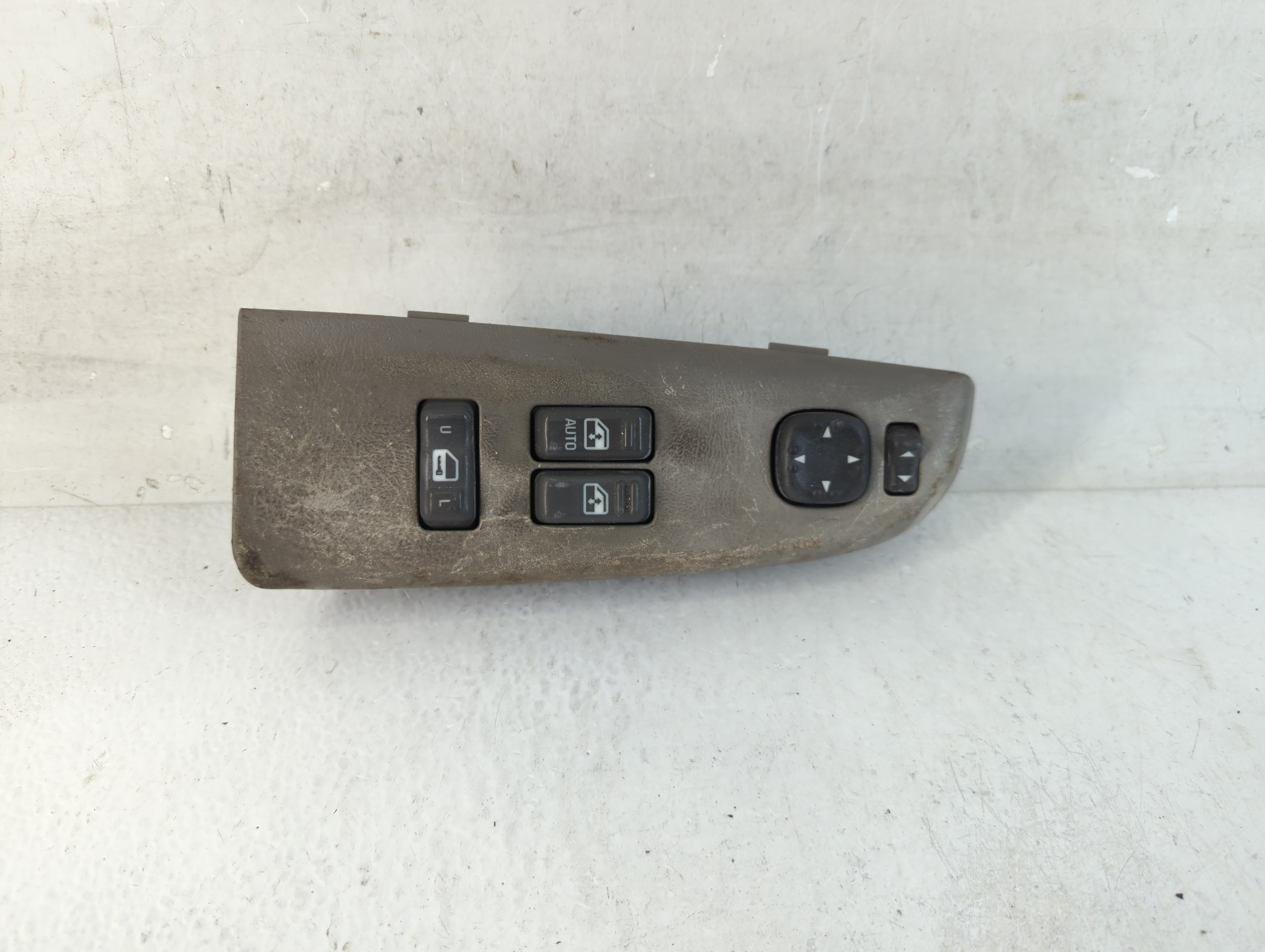 2000 Chevrolet Silverado 1500 Driver Left Door Master Power Window Switch 1062836 - Oemusedautoparts1.com