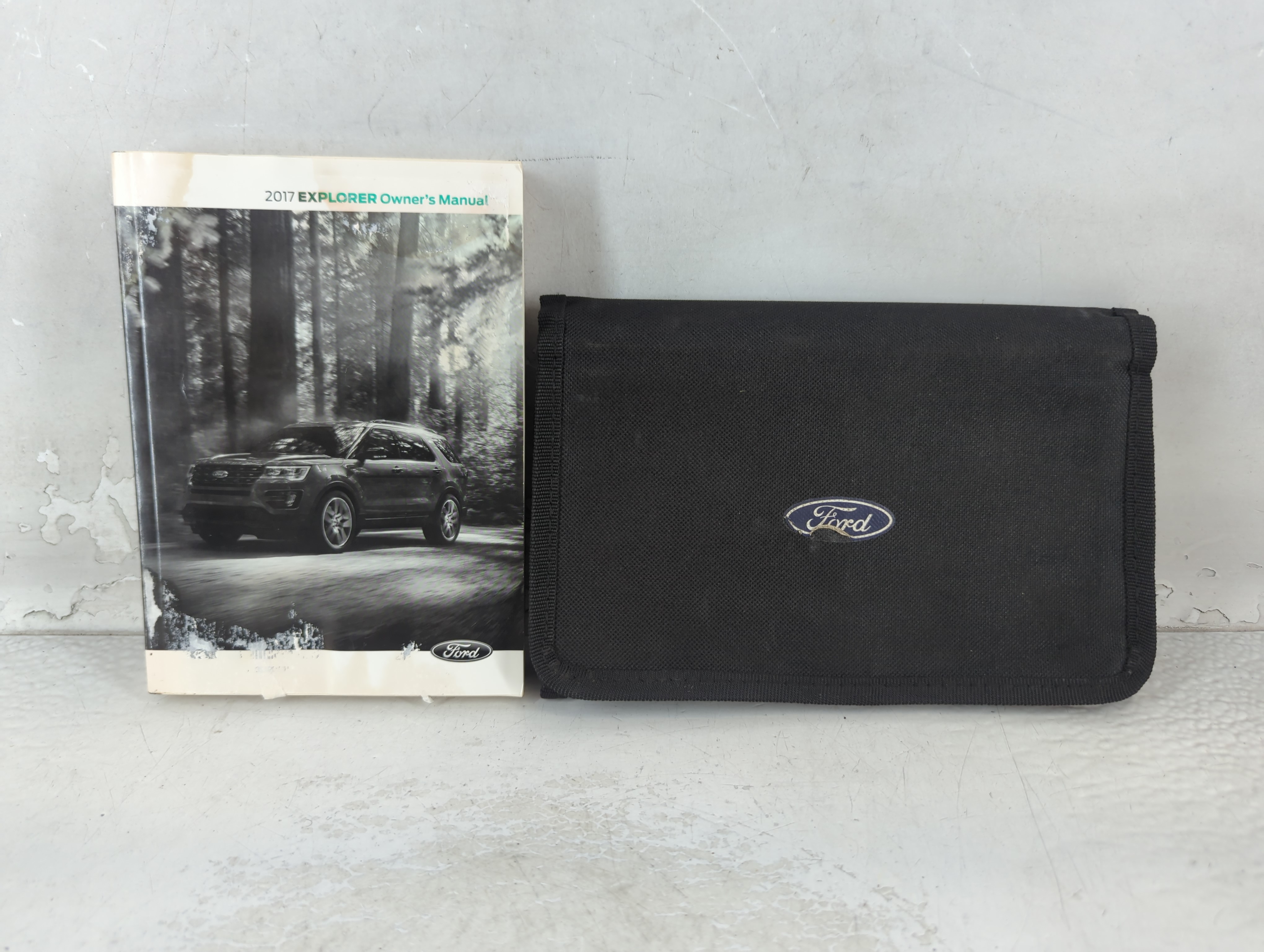Picture of 2017 Ford Explorer Owners Manual Book Guide 1062846