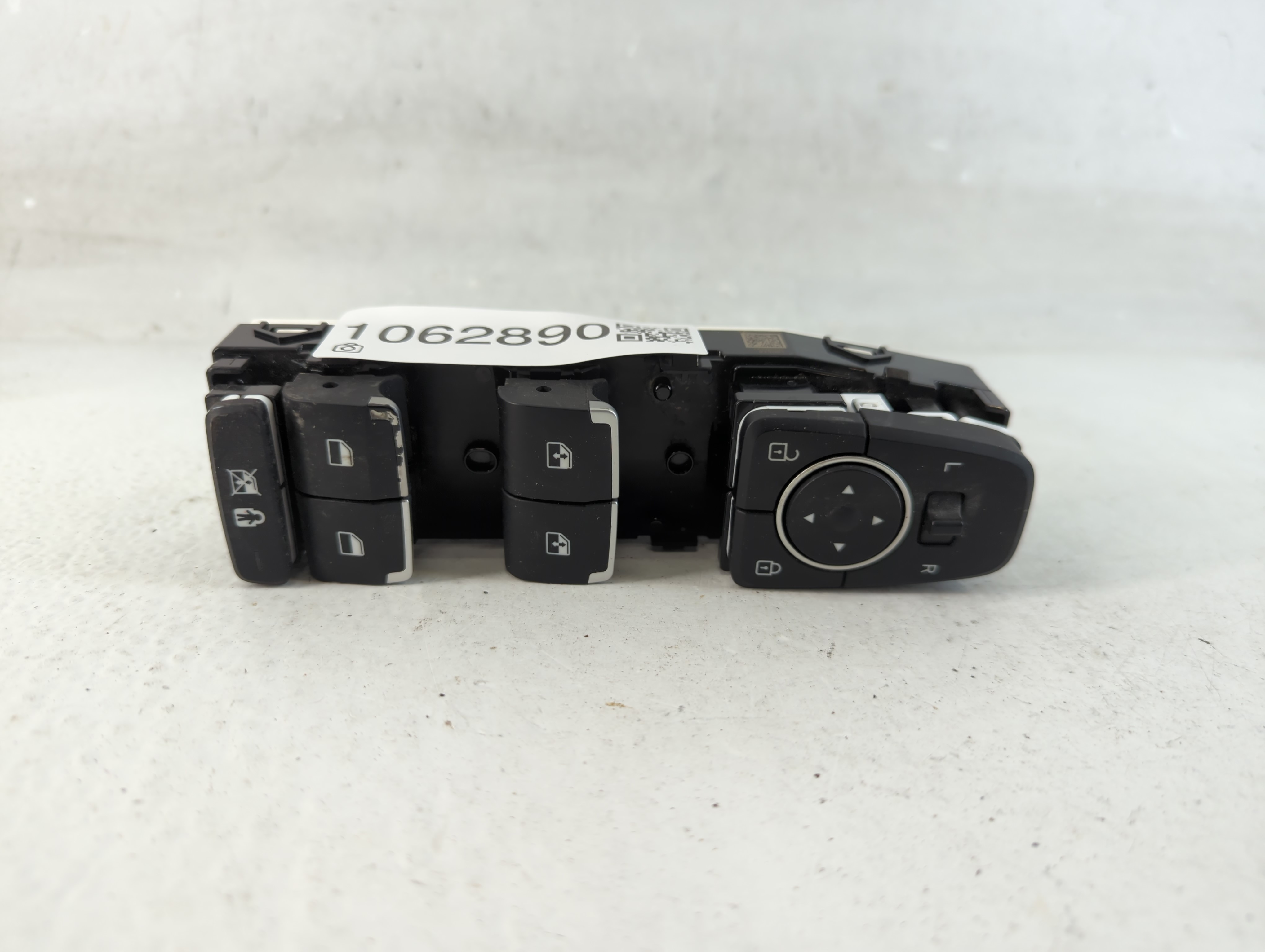 2019-2020 Hyundai Santa Fe Driver Left Door Master Power Window Switch 1062890 - Oemusedautoparts1.com