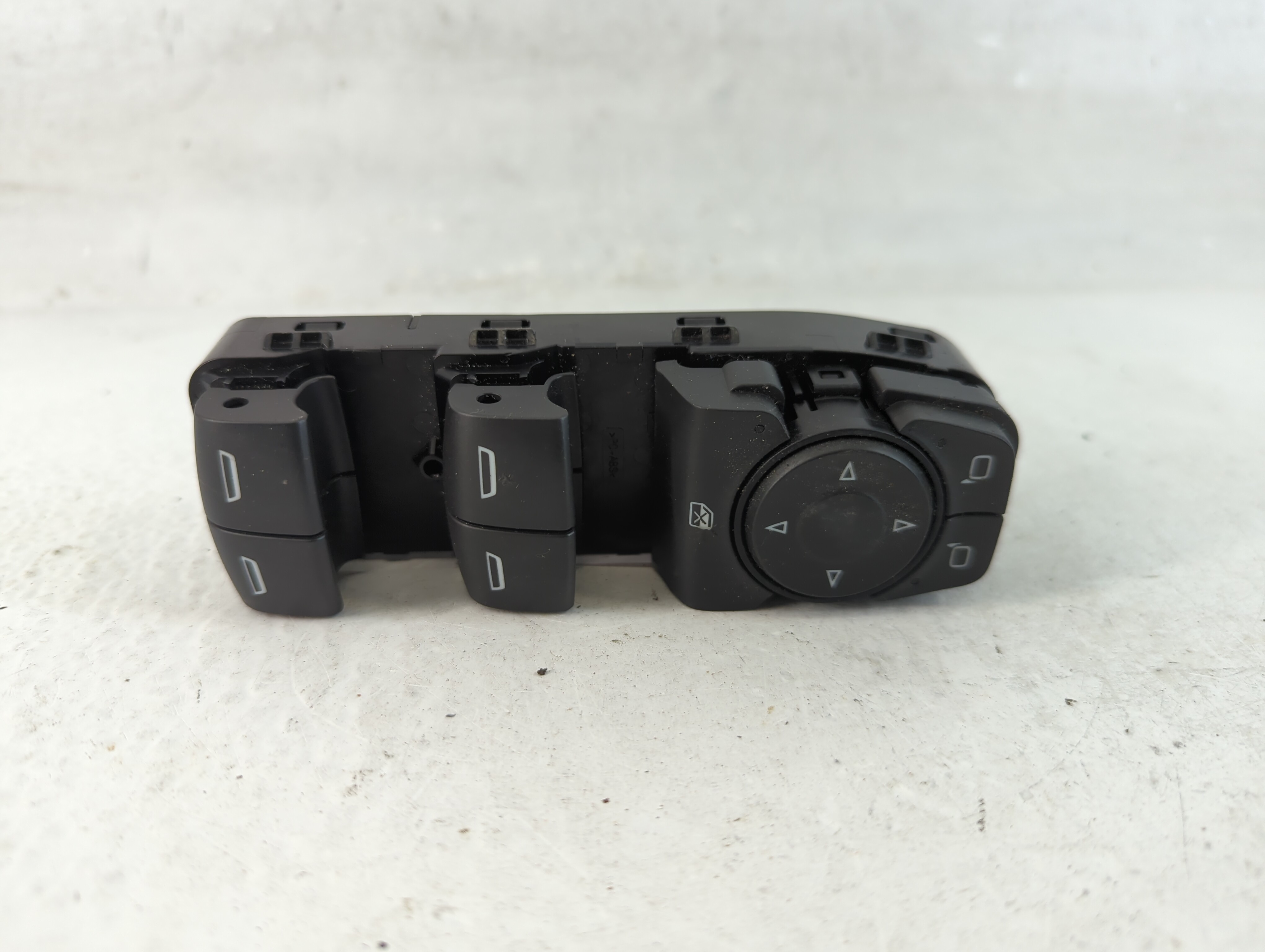 2018-2022 Chevrolet Traverse Driver Left Door Master Power Window Switch 1062895 - Oemusedautoparts1.com