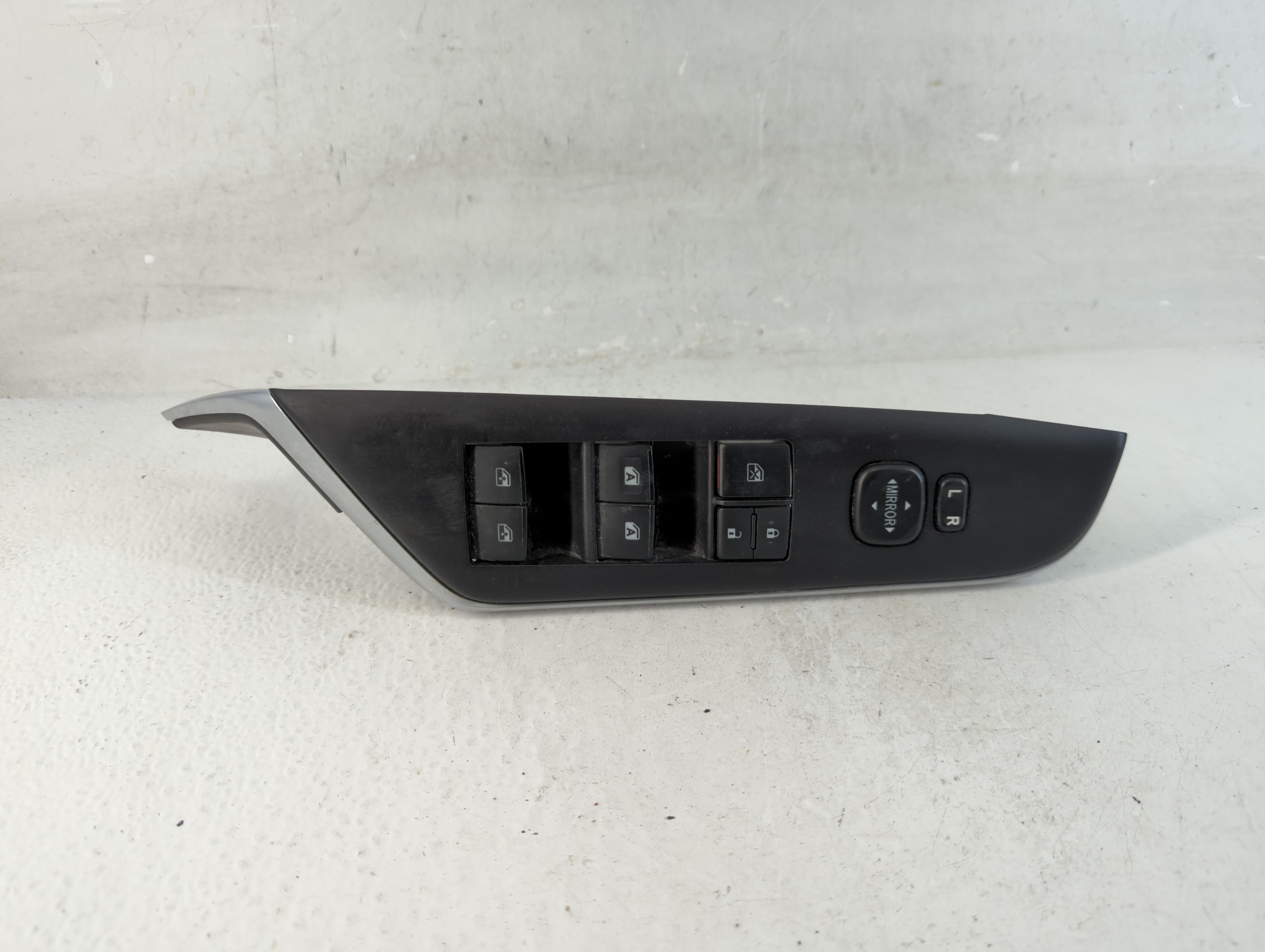 2015-2017 Toyota Camry Driver Left Door Master Power Window Switch 1062936 - Oemusedautoparts1.com